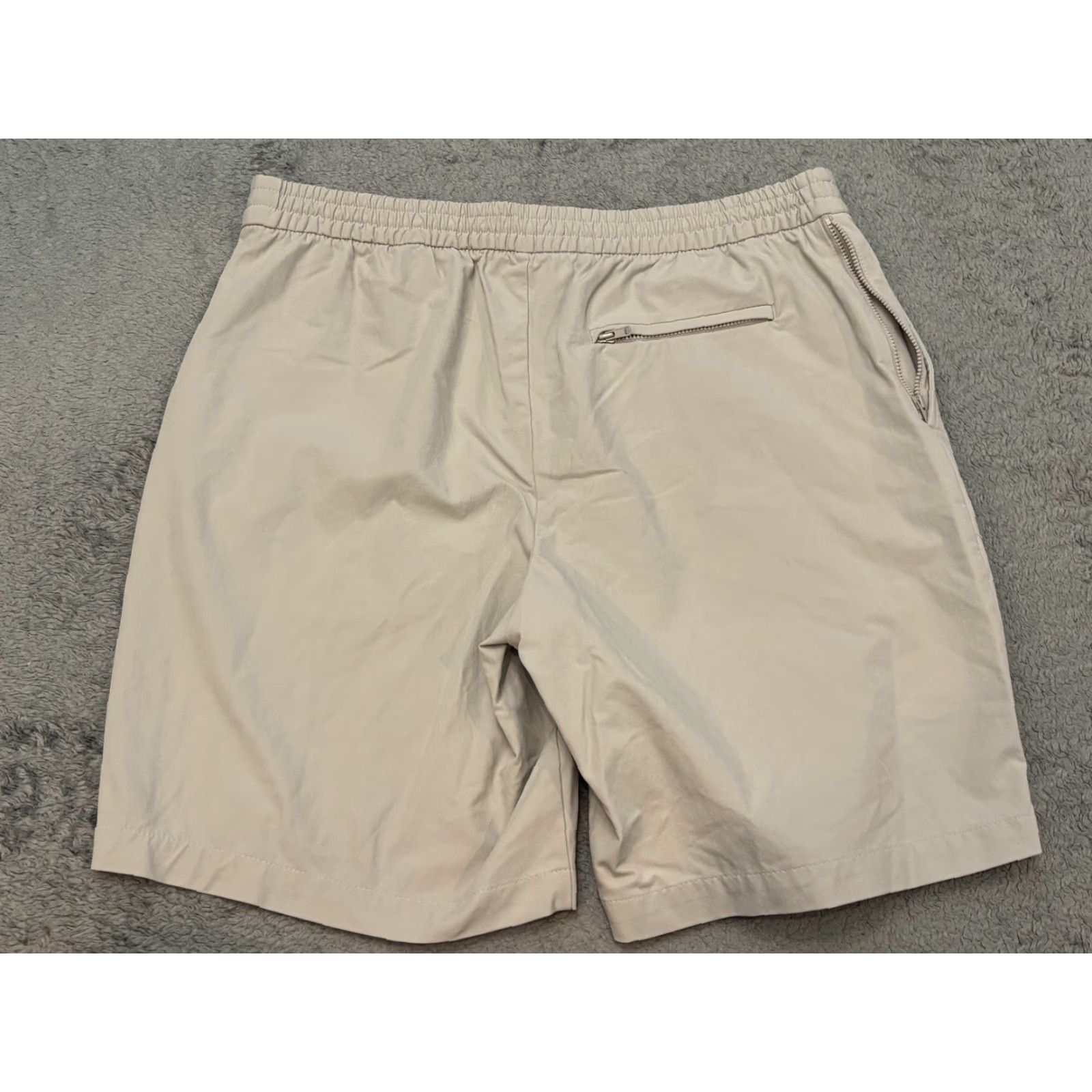 Banana Republic Banana Republic Shorts Mens 34 Beige Performance Quick Dry Chino 9" Inseam Size US 34 / EU 50 - 5 Thumbnail