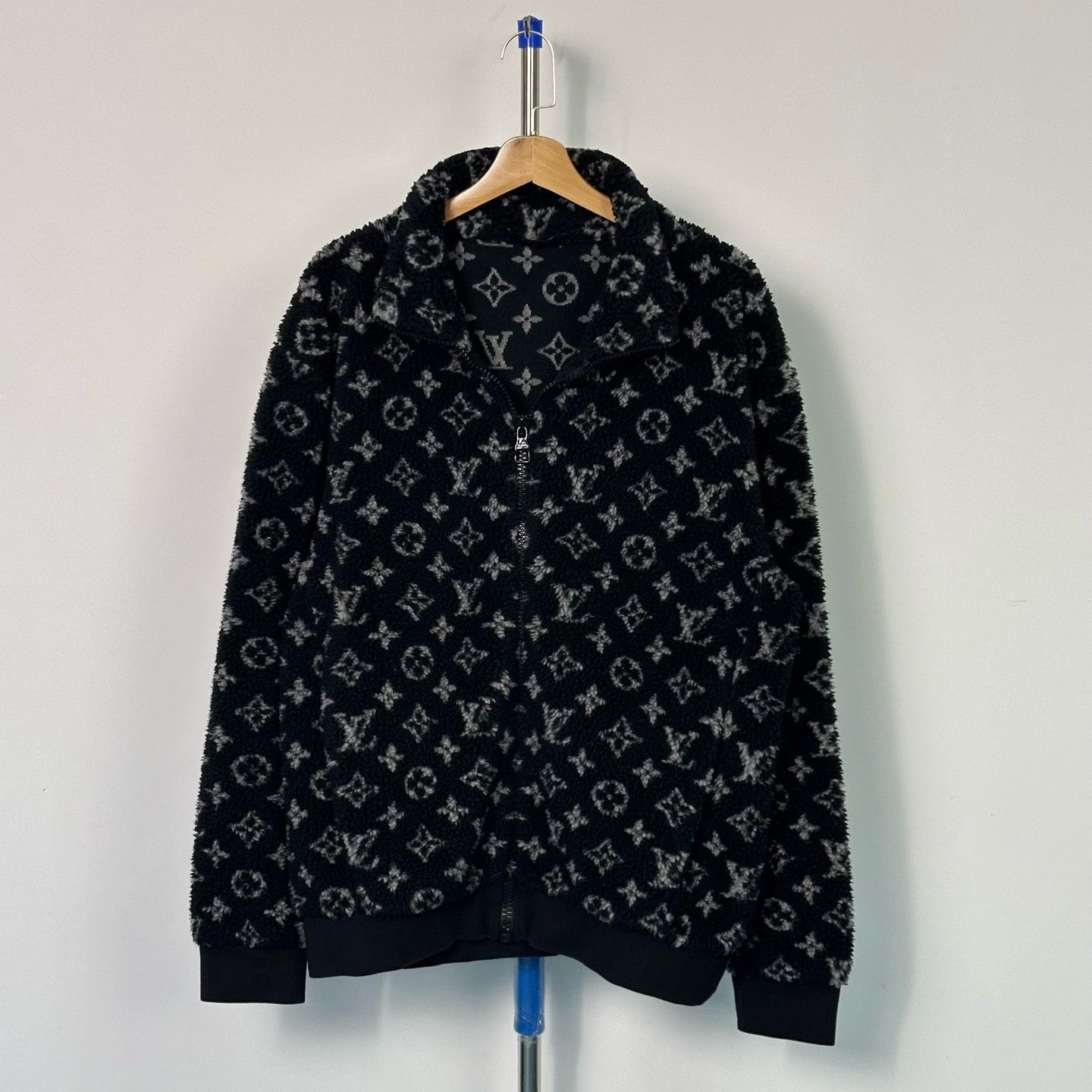 Louis Vuitton Louis Vuitton Black Monogram Teddy Fur Jacket XL Size US XL / EU 56 / 4 - 1 Thumbnail