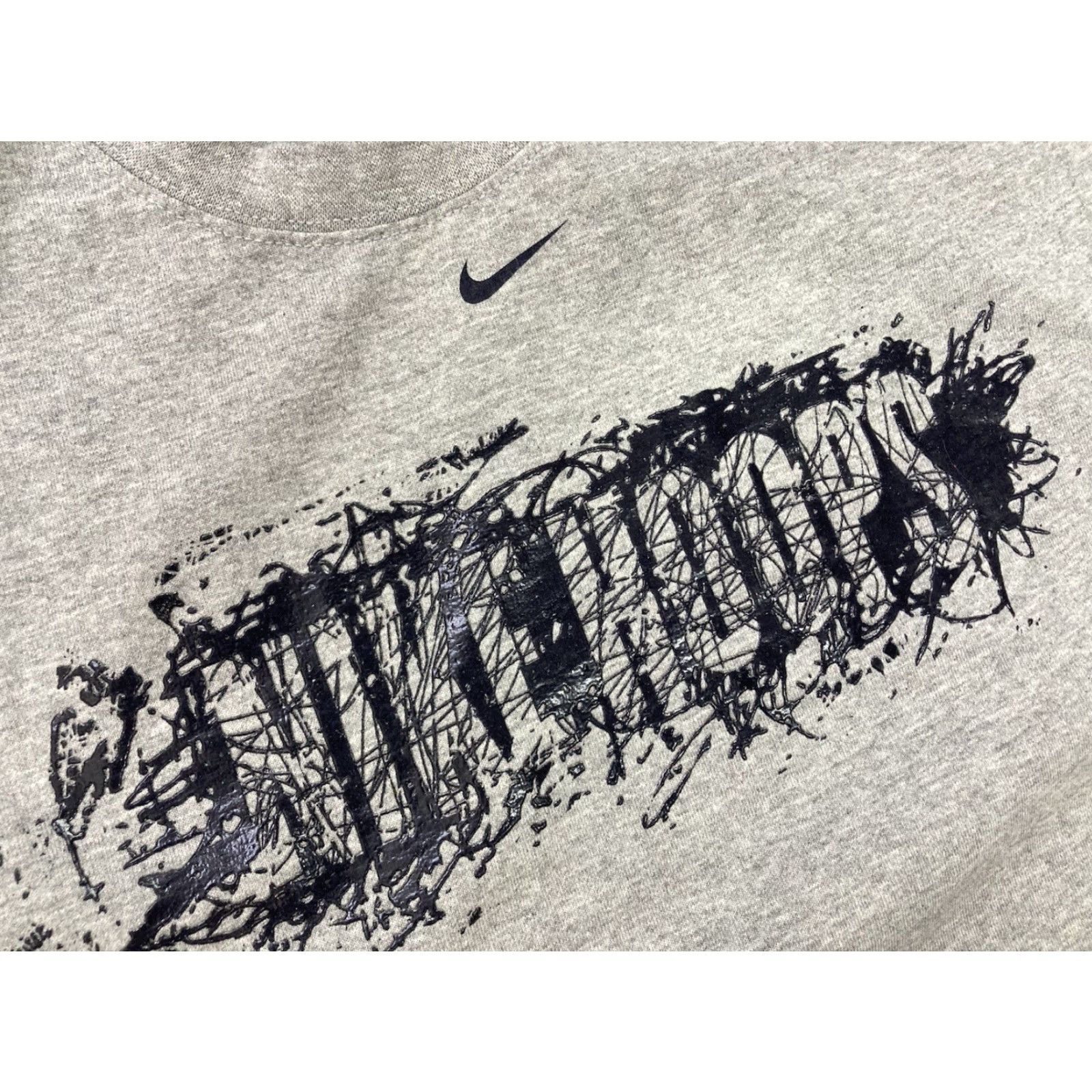 Nike VINTAGE Nike Hoop Center Swoosh Graphic T-shirt Men XL Gray Sleeveless Size US XL / EU 56 / 4 - 2 Thumbnail