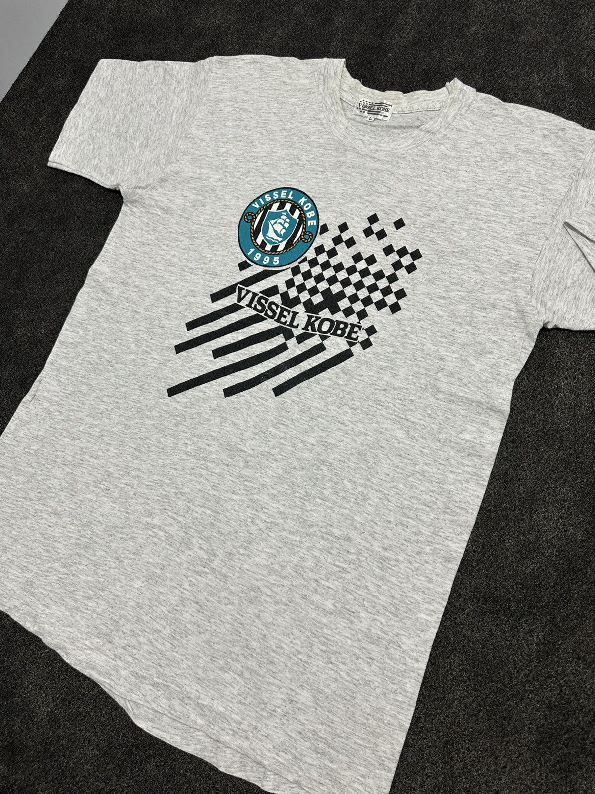 Japanese Brand Vintage 90s VISSEL KOBE 1995 J-League Soccer T-Shirt Size US L / EU 52-54 / 3 - 5 Thumbnail