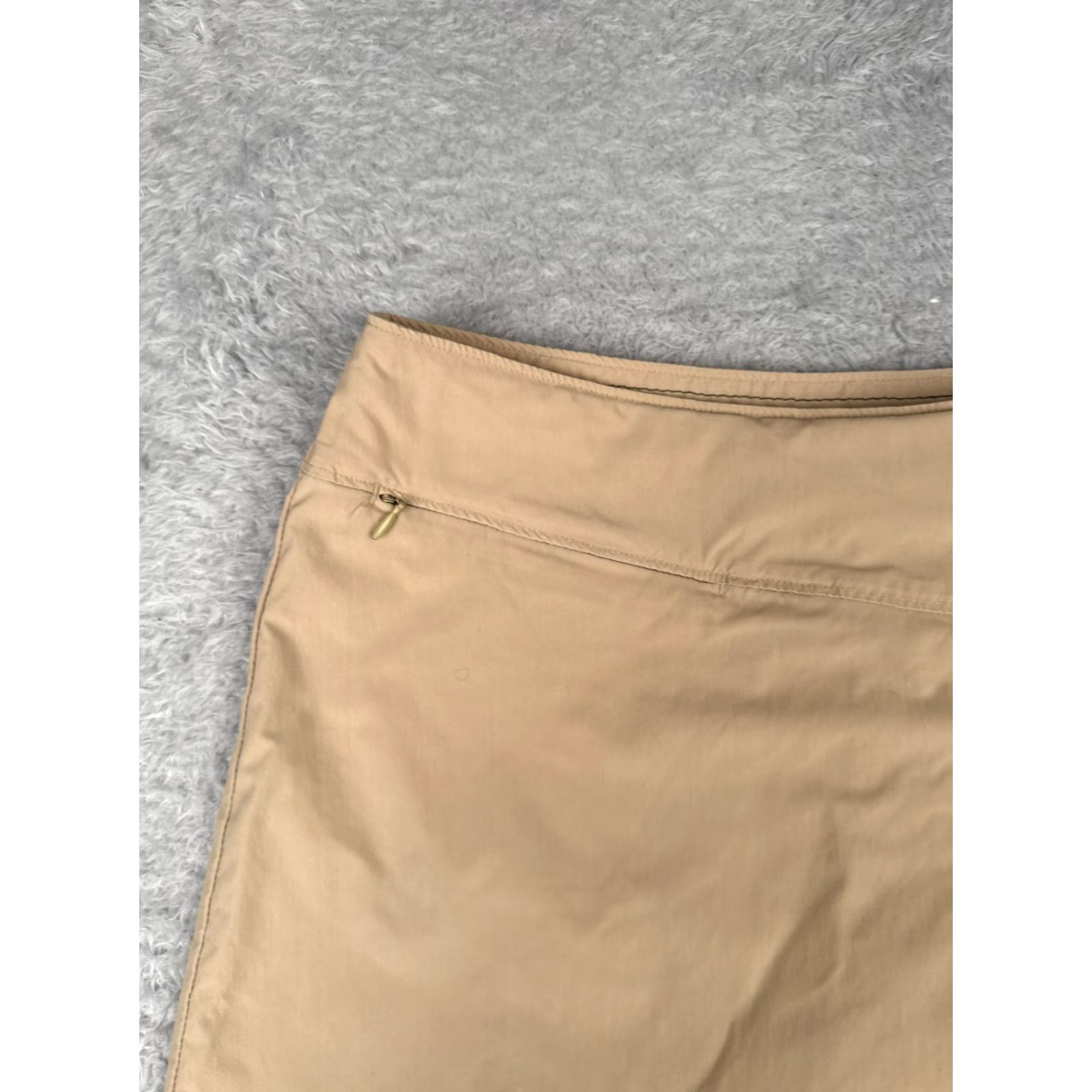 Patagonia Patagonia Skirt Womens 6 Beige Kamala Festival 100% Nylon Cargo Short Zip Pockets Beach Casual Travel Size 28" / US 6 / IT 42 - 4 Thumbnail