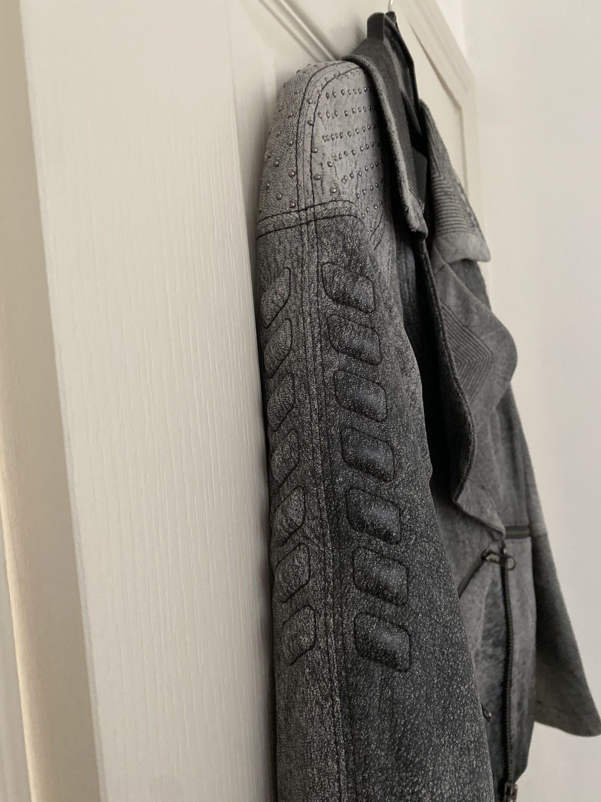 Vintage × Yigal Azrouel Yigal Azrouel distressed studded grey leather jacket sz 4 Size S / US 4 / IT 40 - 4 Thumbnail