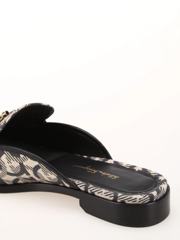 Salvatore Ferragamo o1y0426 Mules in Ivory/Black Size US 5 / IT 35 - 3 Thumbnail