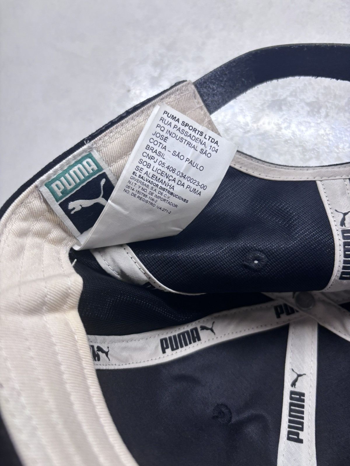 Puma this is PUMA suede hat number two. This time it’s all suede. Size ONE SIZE - 6 Thumbnail