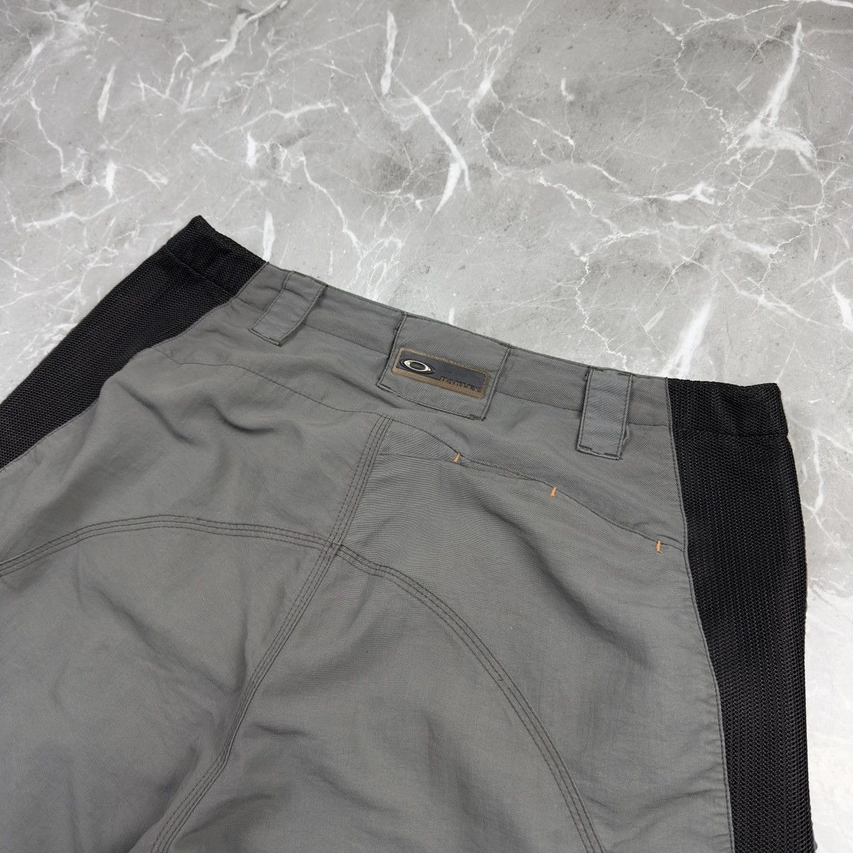 Oakley Vintage Oakley☠️ Red Tab Skeleton Logo Cargo Shorts L Size Size US 34 / EU 50 - 7 Thumbnail