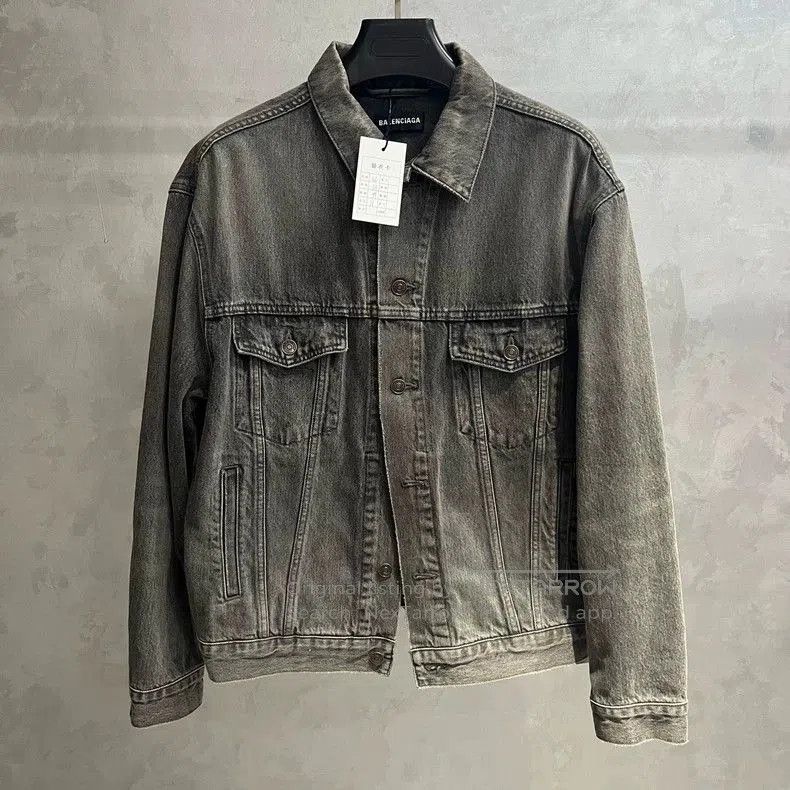 Balenciaga Balenciaga Gray Logo Denim Jacket. Size US S / EU 44-46 / 1 - 1 Thumbnail