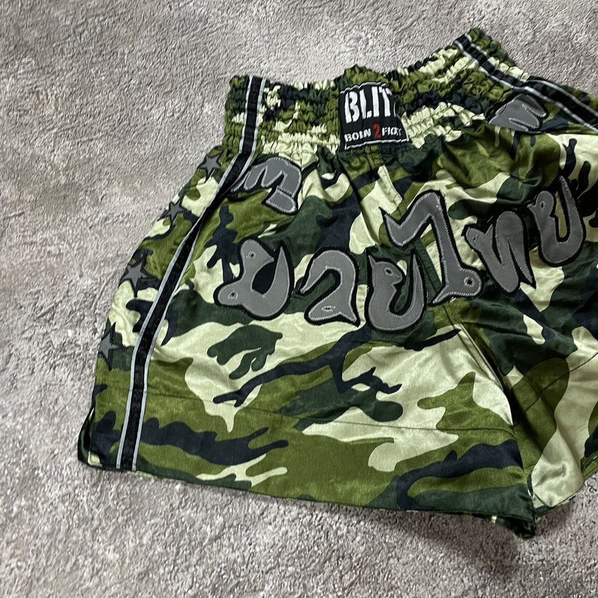 Vintage Vintage Y2K Baggy Camo Thai Box Shorts Streetwear Punk 30 Size US 30 / EU 46 - 3 Thumbnail