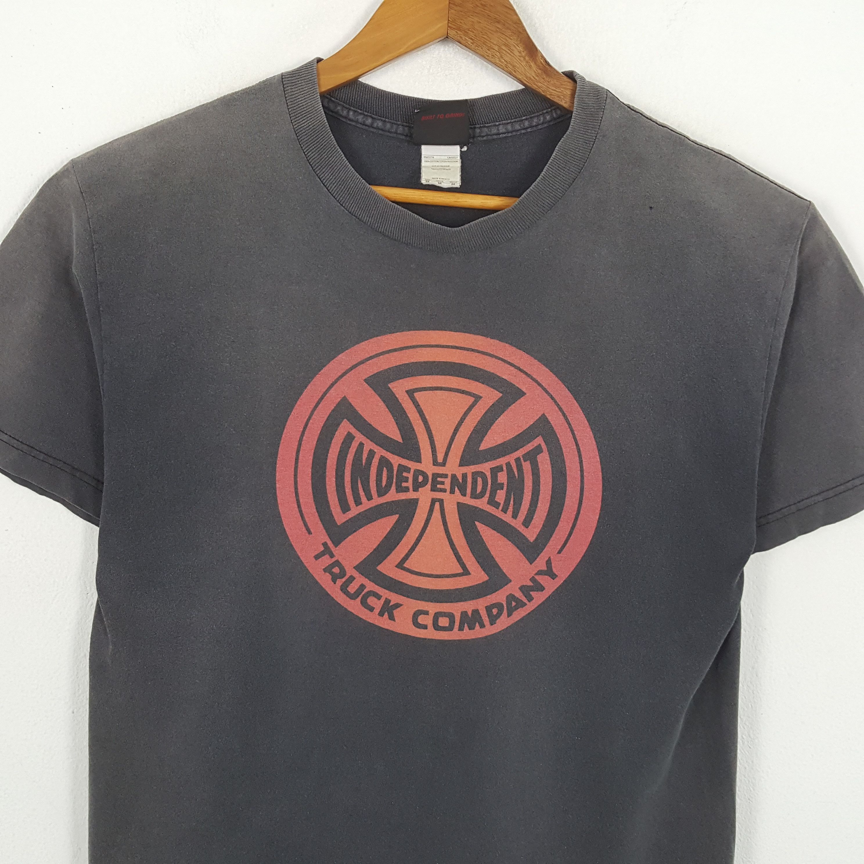 Independent Truck Co. × Vintage Vintage INDEPEDENT TRUCK COMPANY Skateboard Style T-Shirts Size US M / EU 48-50 / 2 - 2 Thumbnail