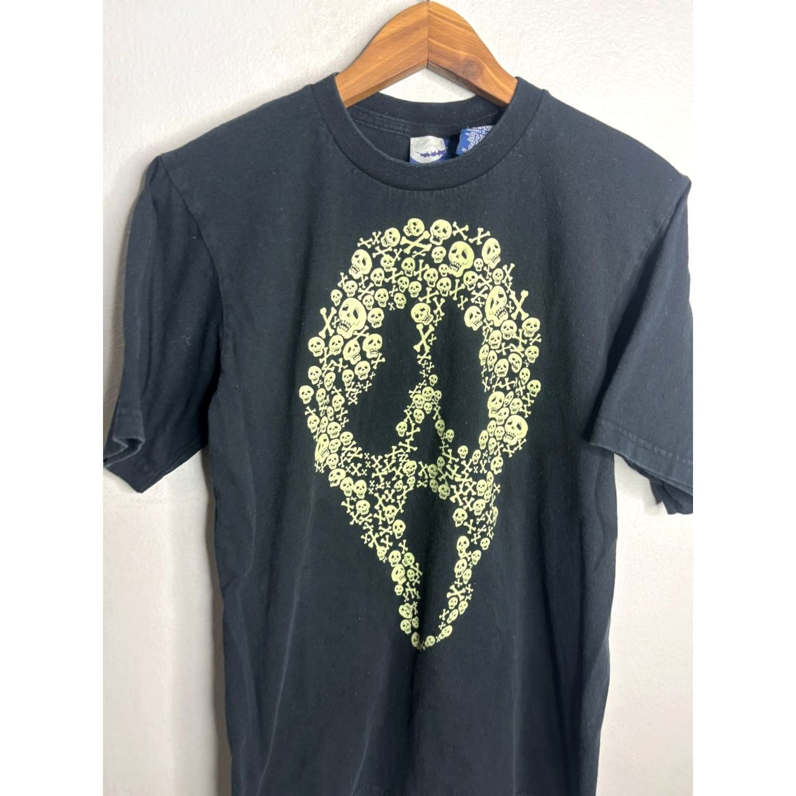Vintage Vintage Batman S T-Shirt Size S Black Graphic Print Crew Neck 90s Grunge Mens (Fall/Spring/Summer) Size US S / EU 44-46 / 1 - 2 Thumbnail