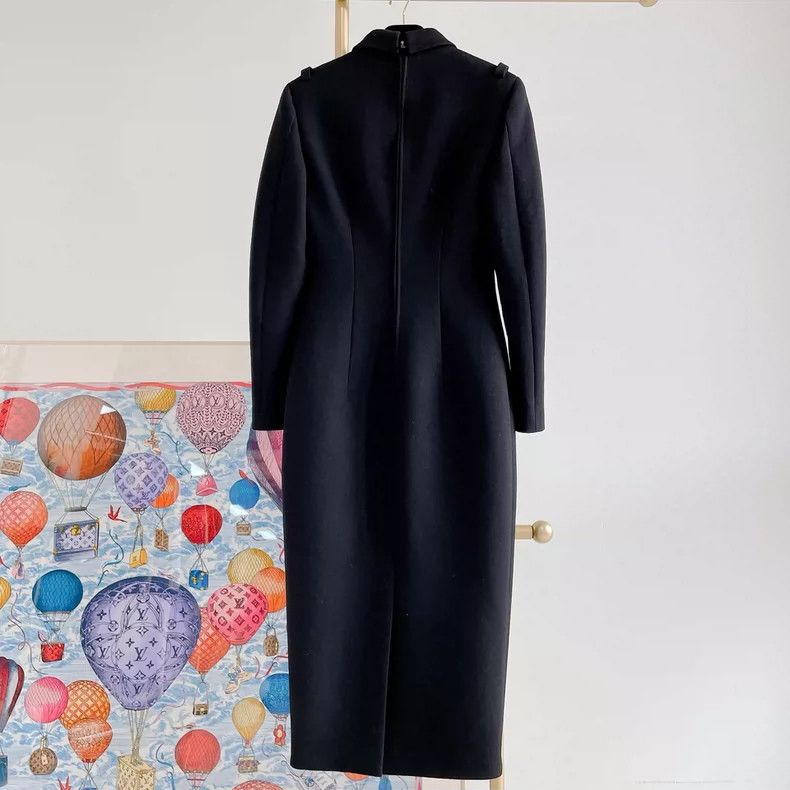 Prada Prada Black wool dress Size XS / US 0-2 / IT 36-38 - 2 Thumbnail