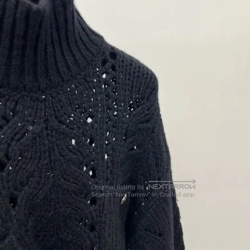 Chanel Chanel Black Cropped Sweater with Button Details . Size M / US 6-8 / IT 42-44 - 3 Thumbnail