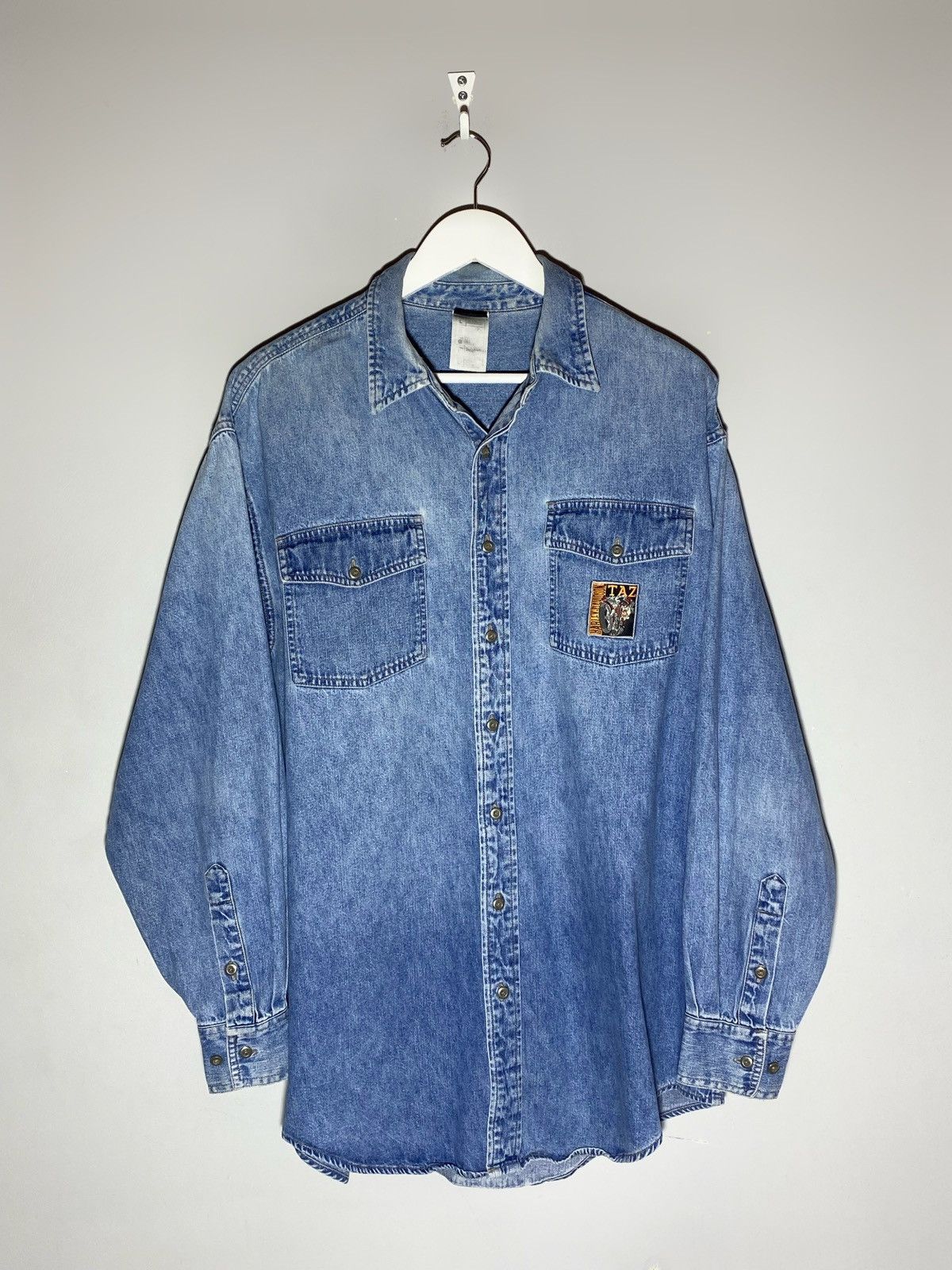 Harley Davidson Rare 90s Harley Davidson Taz Looney Tunes Washed Denim Shirt Size US L / EU 52-54 / 3 - 2 Thumbnail