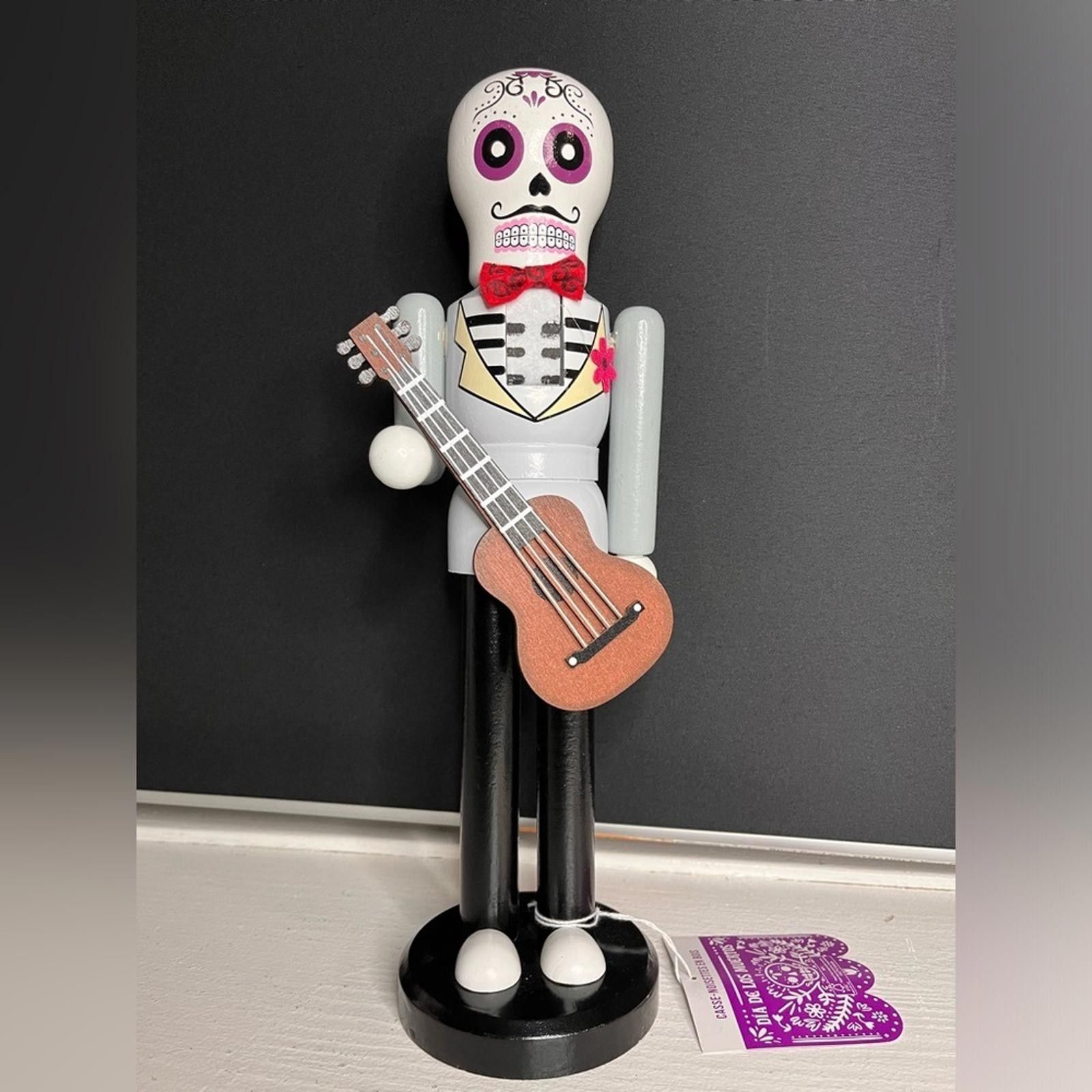 Designer Day Of The Dead Dia De Los Muertos Halloween Nut Cracker NWT Size ONE SIZE - 2 Thumbnail