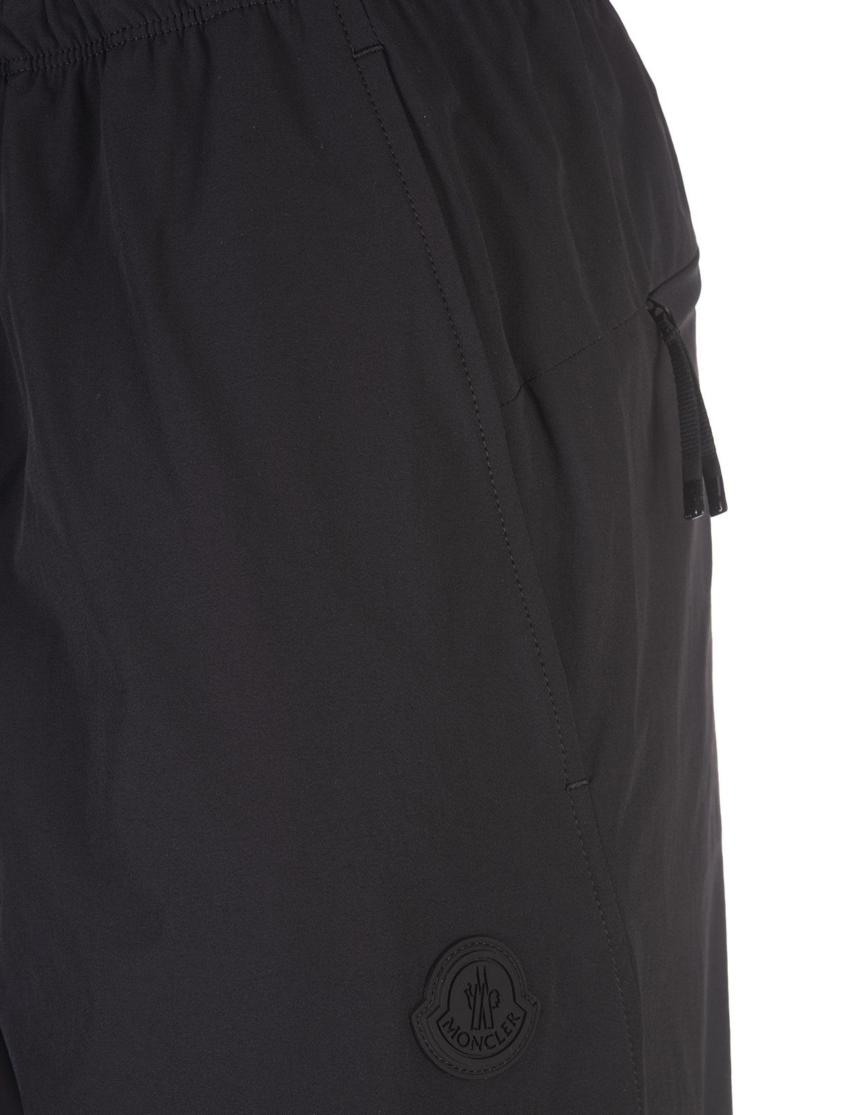 Moncler o1s22i1n1124 Sweatpants & Joggerss in Black Size US 36 / EU 52 - 2 Thumbnail