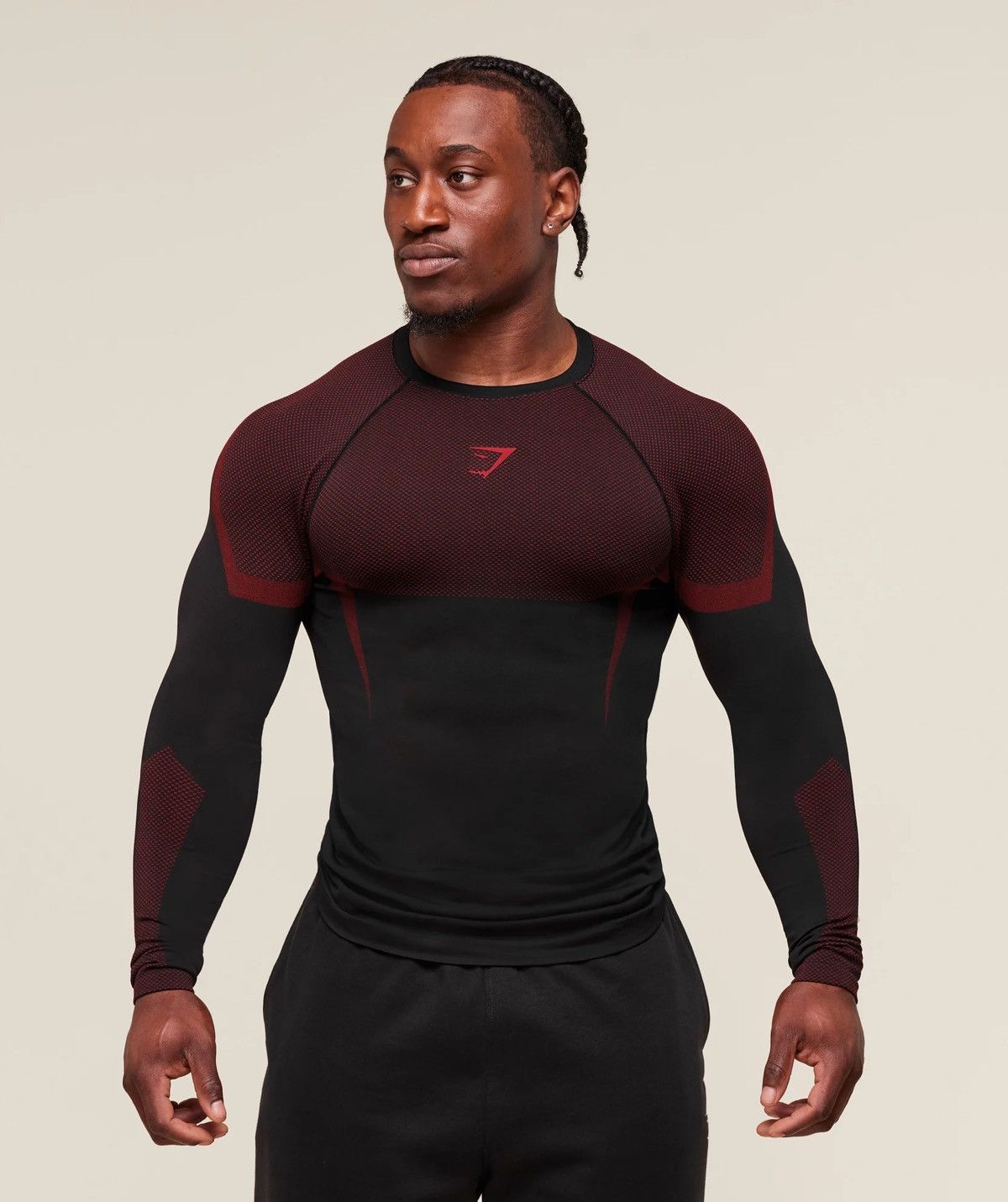  ONYX 5.0 レッド サイズS Gymshark ONYX 5.0 SEAMLESS LONG SLEEVE T-SHIRT BLACK/CARMINE RED