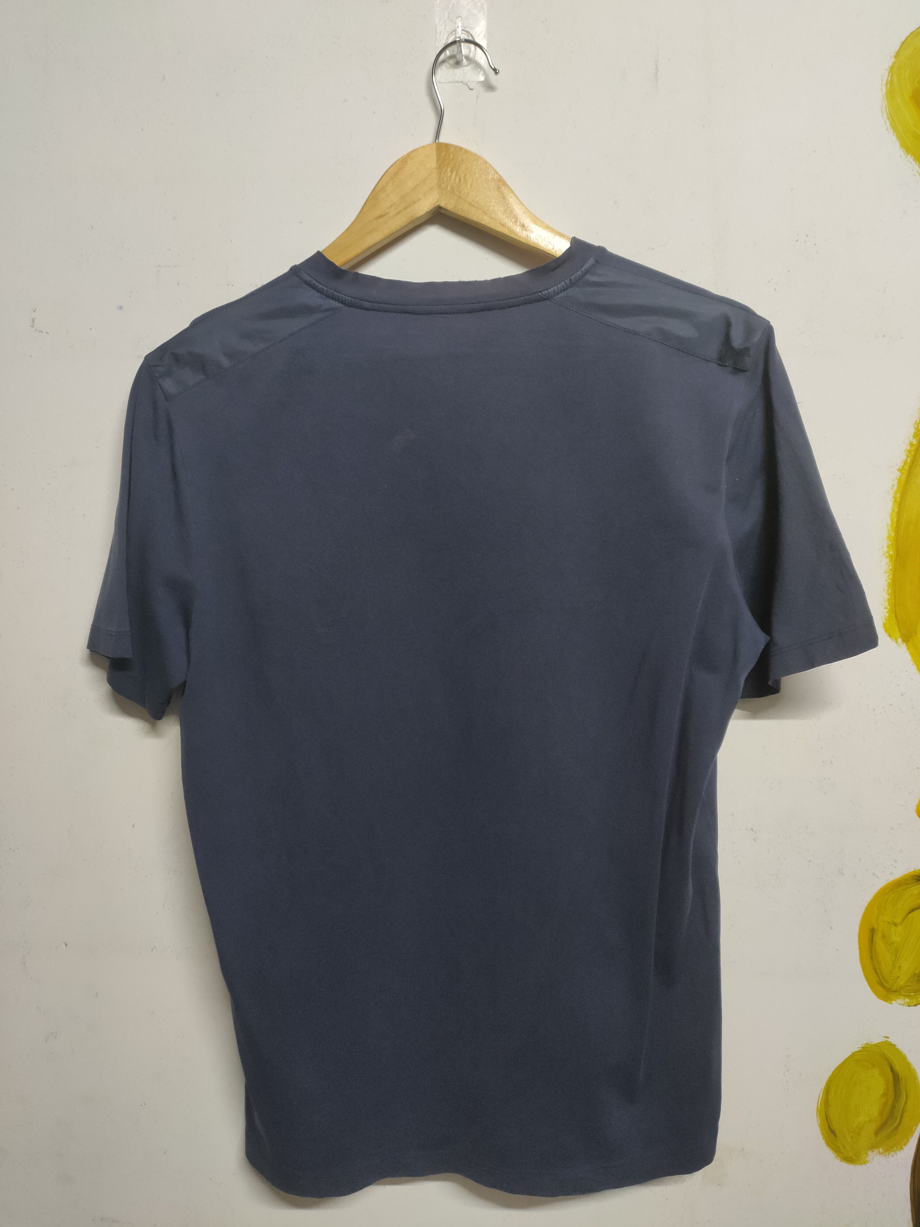 Prada Distressed vintage Prada V-neck pocket tshirt Size US S / EU 44-46 / 1 - 2 Thumbnail