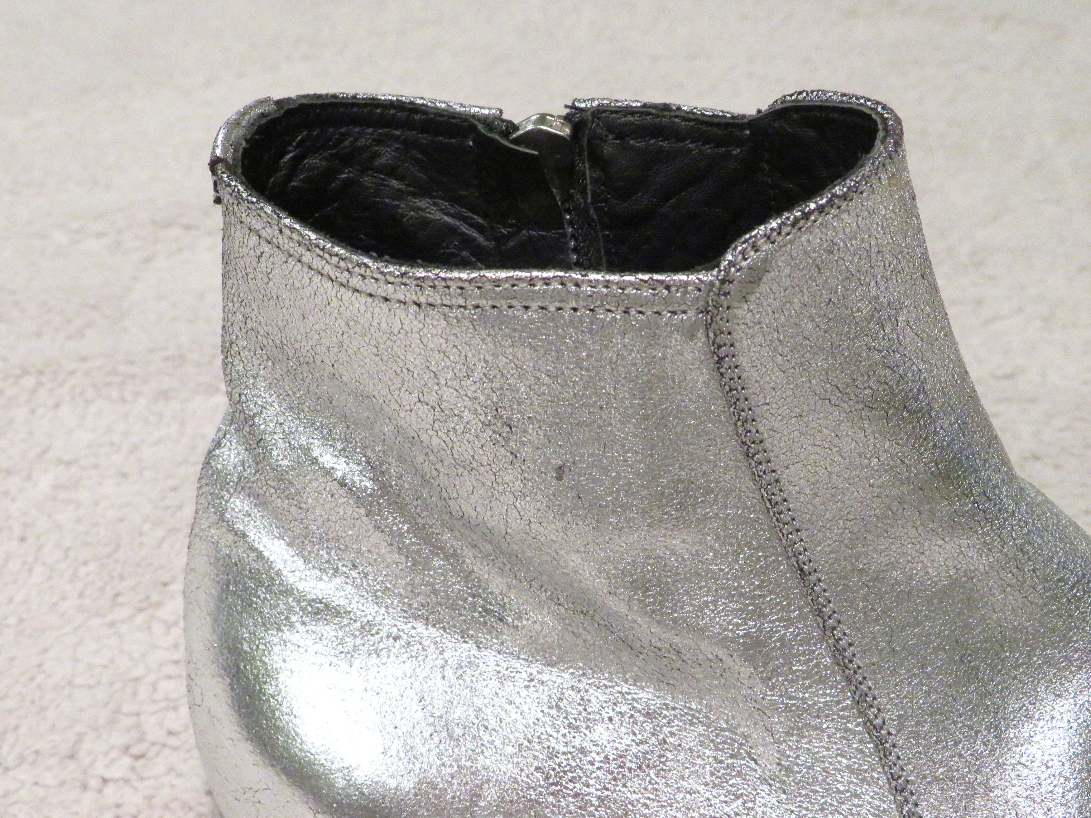 Tom Ford Edgar Silver Metallic Leather Side Zip Ankle Boots 9 T Size US 9 / EU 42 - 4 Thumbnail