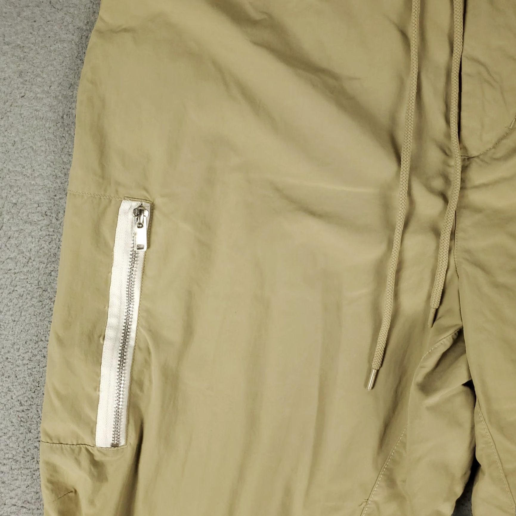 Nike Nike Pants Mens Size 38 Beige Nylon Lightweight NSW Utility Pants Jogger Regular Inseam 28in - Khaki/Beige, Basketball/Running, Sportswear Mens Size US 38 / EU 54 - 2 Thumbnail