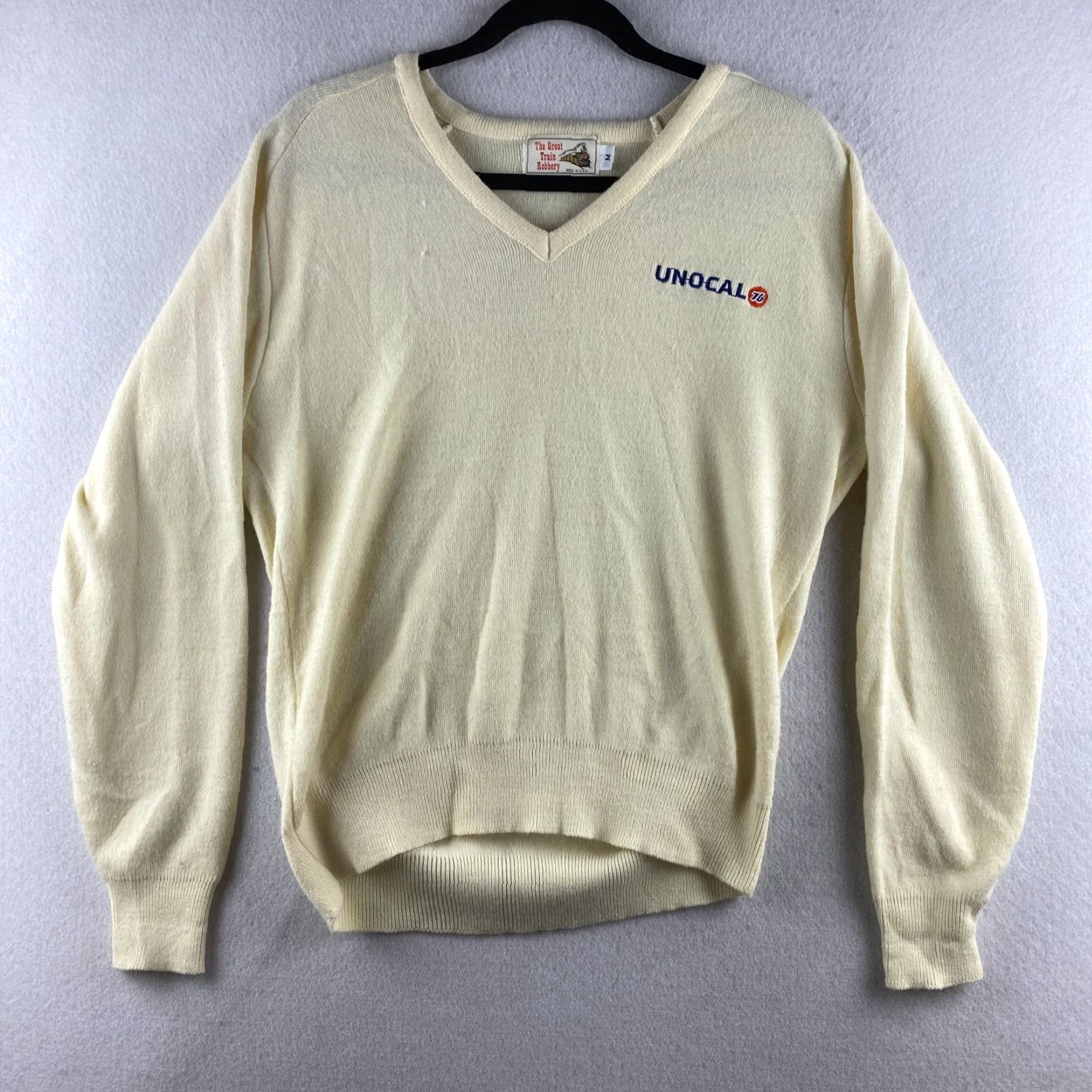 THE GREAT VINTAGE The Great Train Robbery Sweater Womens M Knit Pullover Long Sleeve V-Neck Beige 70s 80s Logo Accents Casual Size M / US 6-8 / IT 42-44 - 2 Thumbnail