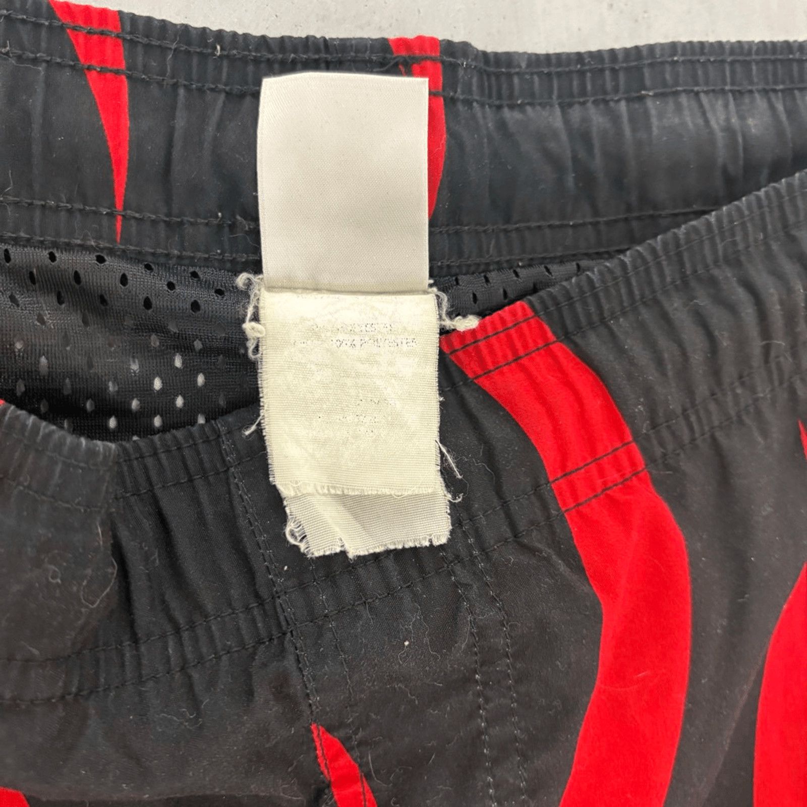 Nike Vintage Y2K Nike Silver Tag Flame Adjustable Shorts Size US 33 - 4 Thumbnail