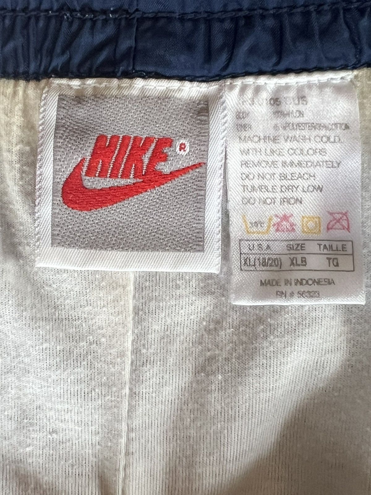 Nike × Vintage Vintage 90s Nike Track Pants Size US 32 / EU 48 - 2 Thumbnail