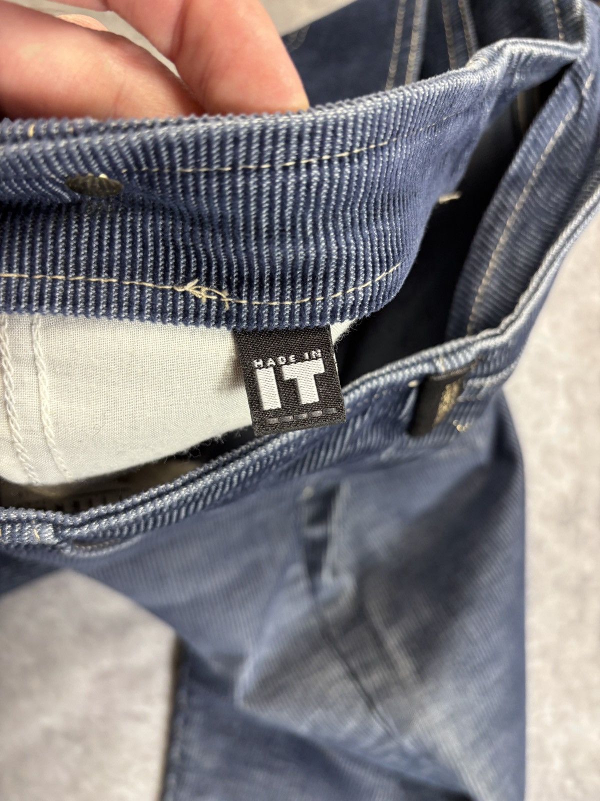 Versace × Versace Jeans Couture × Vintage Vintage Versace Jeans Couture Corduroy Trousers 1990s 2000s Size 28" / US 6 / IT 42 - 8 Thumbnail
