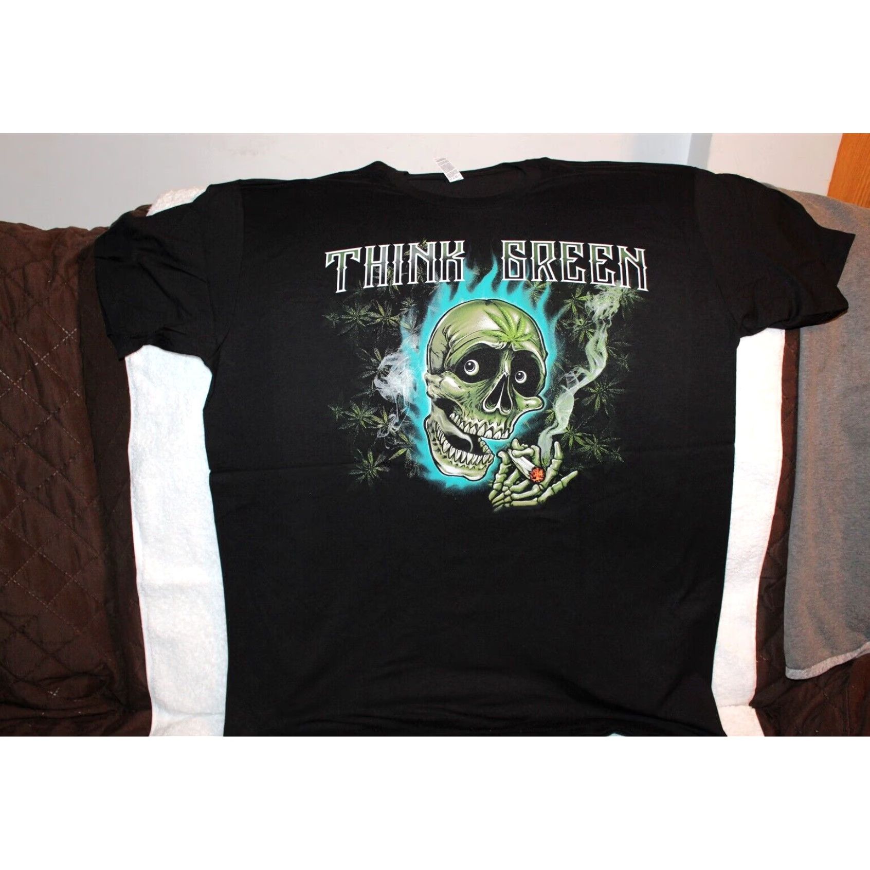 Vintage Skull Skeleton Smoking Mens Black XL Extra Large T Shirt Size US XL / EU 56 / 4 - 1 Thumbnail