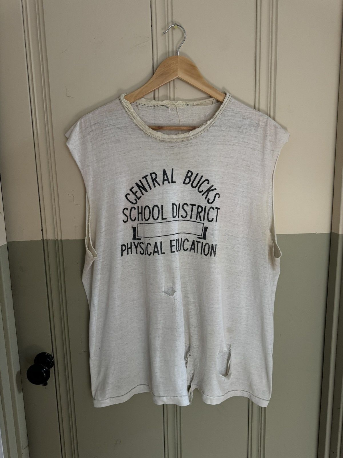 Vintage VINTAGE CENTRAL BUCKS SCHOOL DISTRICT PHYSICAL EDUCATION TEE Size US XL / EU 56 / 4 - 1 Thumbnail