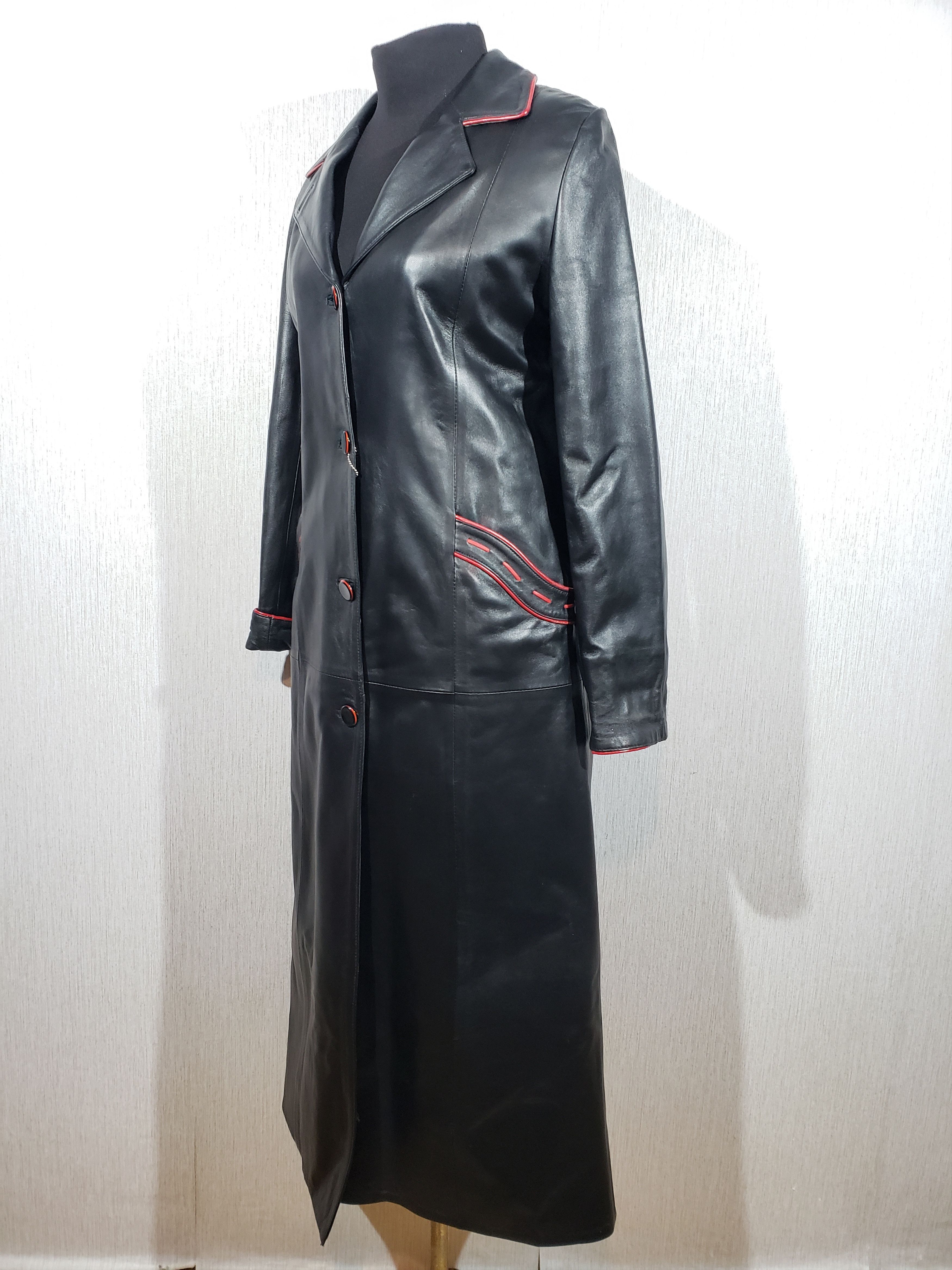 Other Elegant women's raincoat of black color made of leather. Size XL / US 12-14 / IT 48-50 - 2 Thumbnail