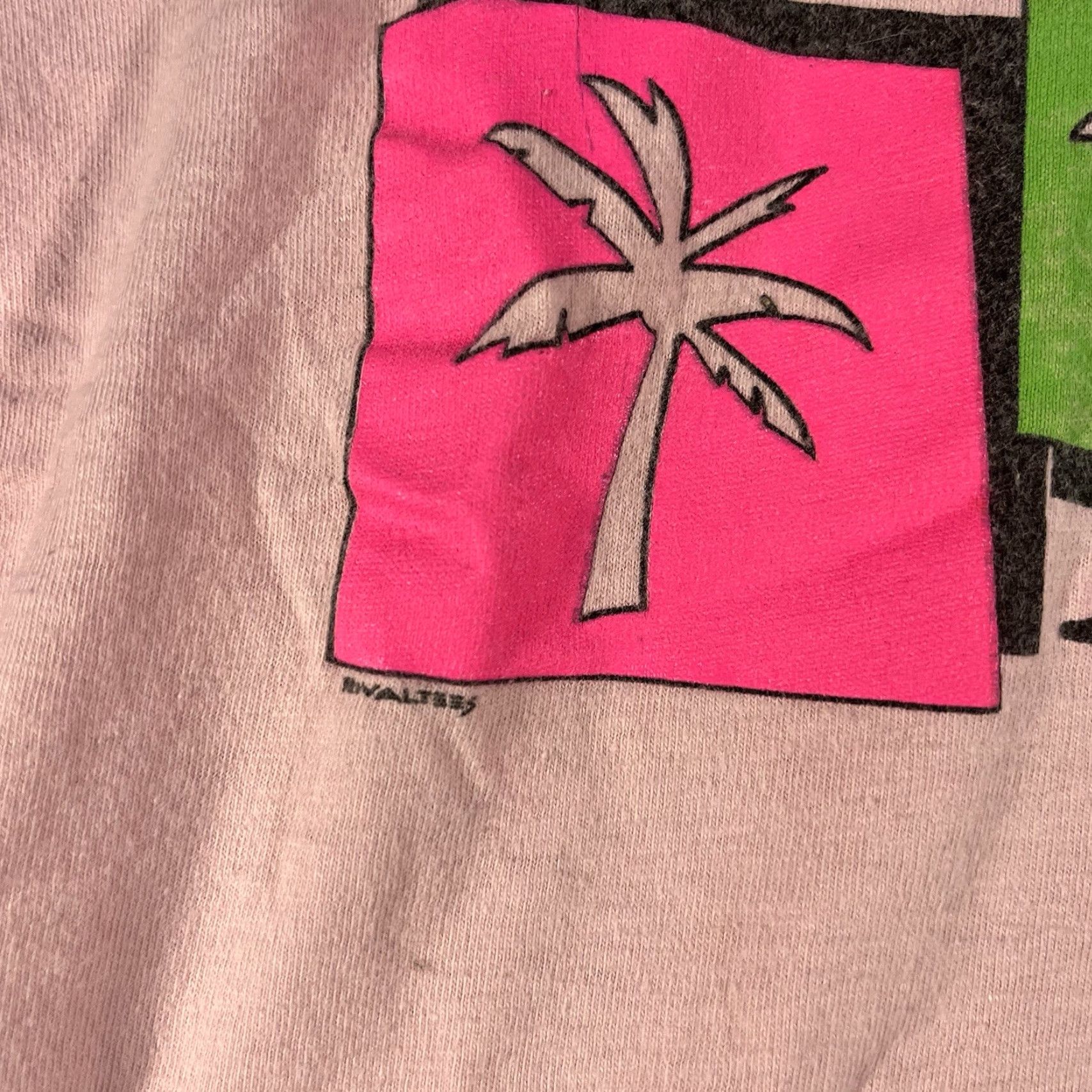 Hanes VINTAGE Hanes T-Shirt Hawaiian Tropical Floral 80s 90s Beach Rainbow Pink Large Adult Unisex Crew Neck Short Sleeve USA Mens Womens Size US L / EU 52-54 / 3 - 3 Thumbnail