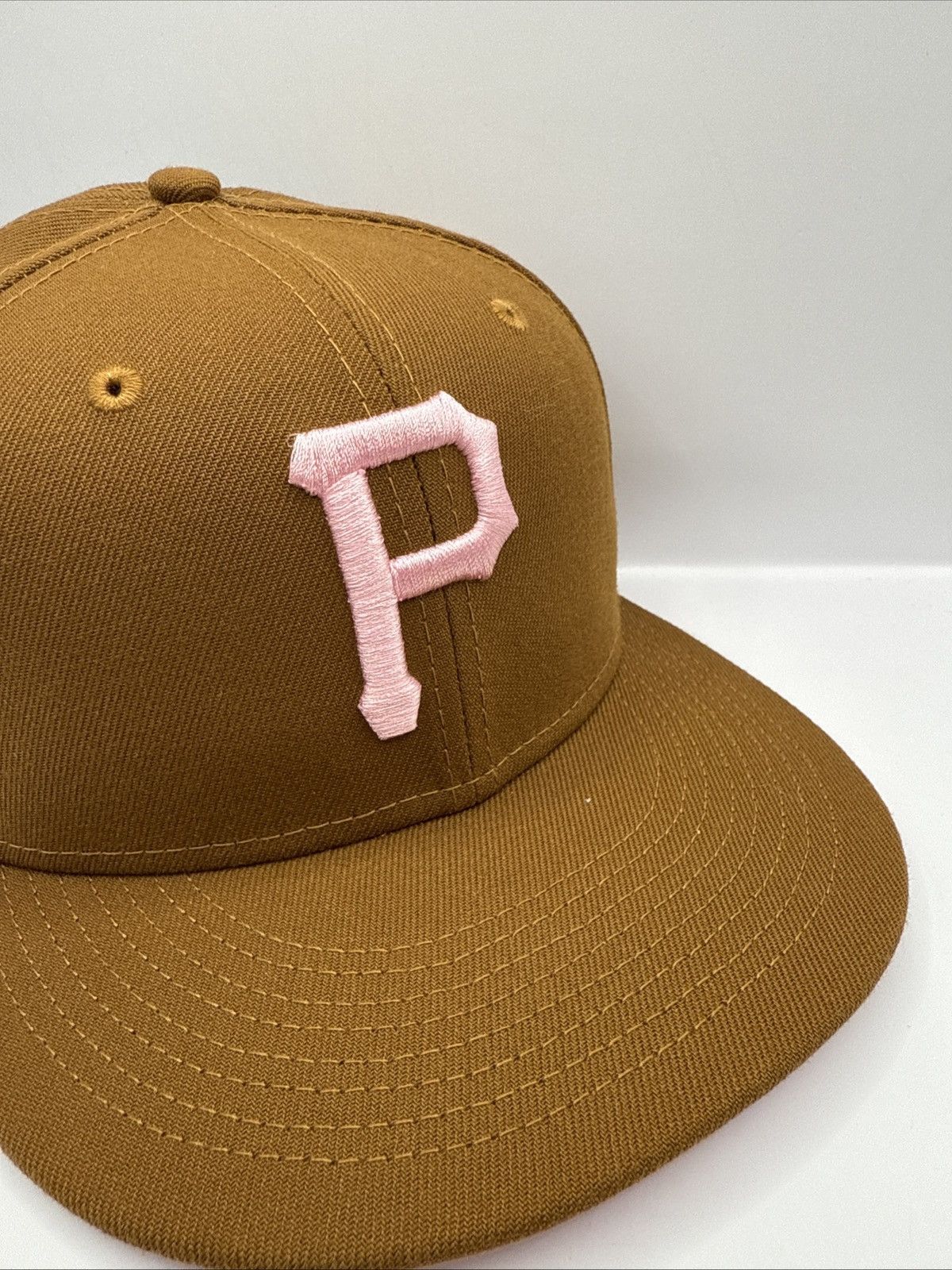 New Era Famcap pirates brown and pink size 7 1/8 Size ONE SIZE - 4 Thumbnail