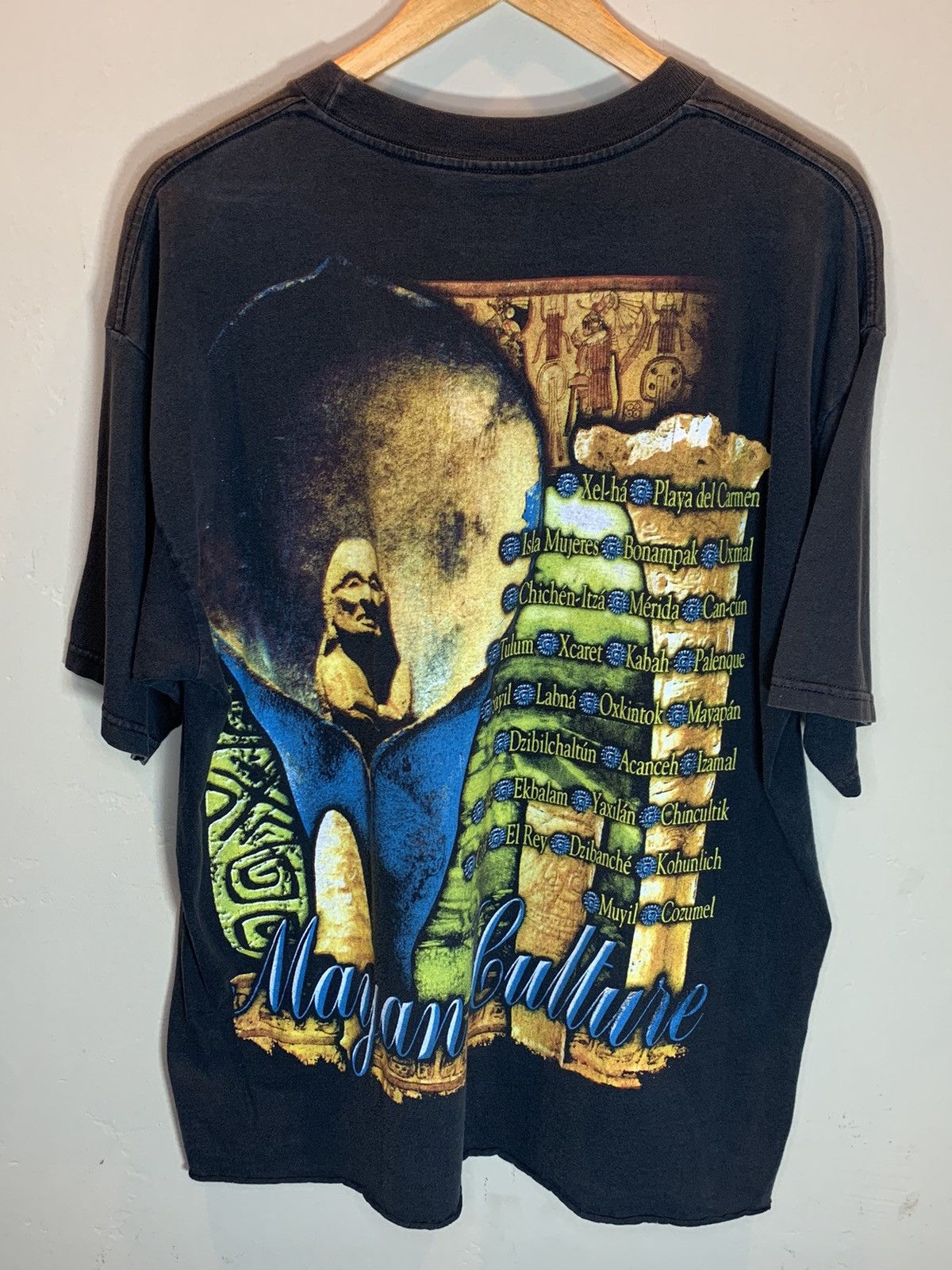 Vintage *RARE* Vintage 90’s Mayan Culture Art Rap Tee AOP T-Shirt XL Size US XL / EU 56 / 4 - 2 Thumbnail