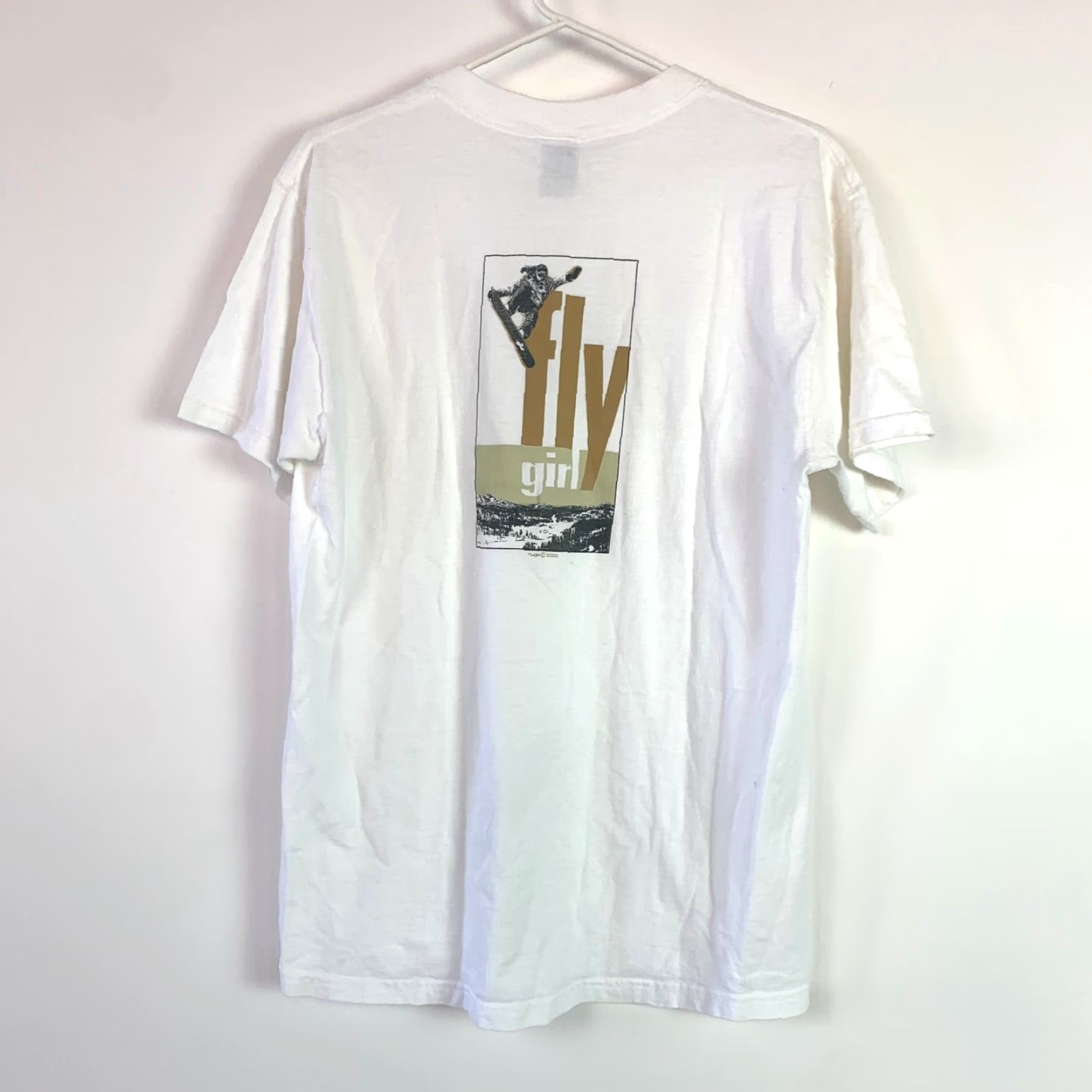 Fruit Of The Loom VINTAGE Fruit of the Loom White 100% Cotton T-Shirt L Large Copper Mountain Fly Girl Snowboard Tee Shirt Unisex Adults Men Women Size US L / EU 52-54 / 3 - 4 Thumbnail