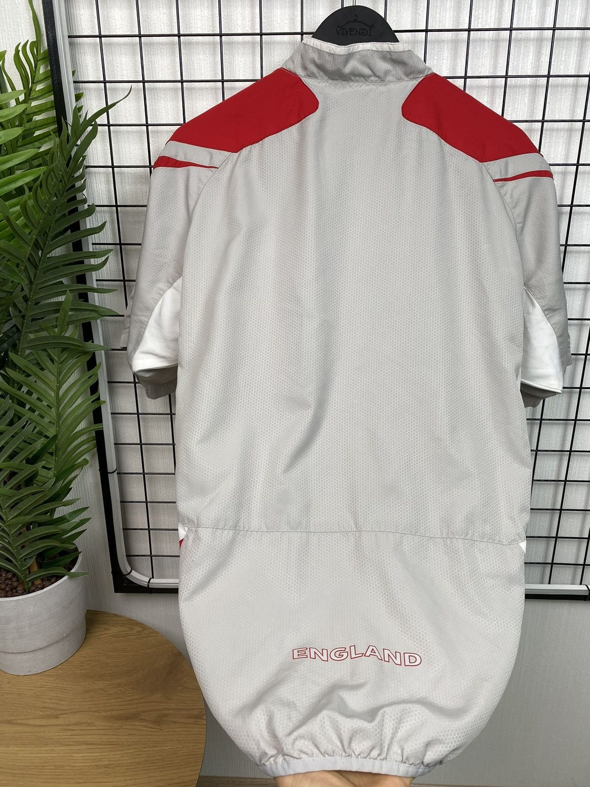 Umbro England Umbro soccer team training jersey L size football Size US L / EU 52-54 / 3 - 20 Thumbnail