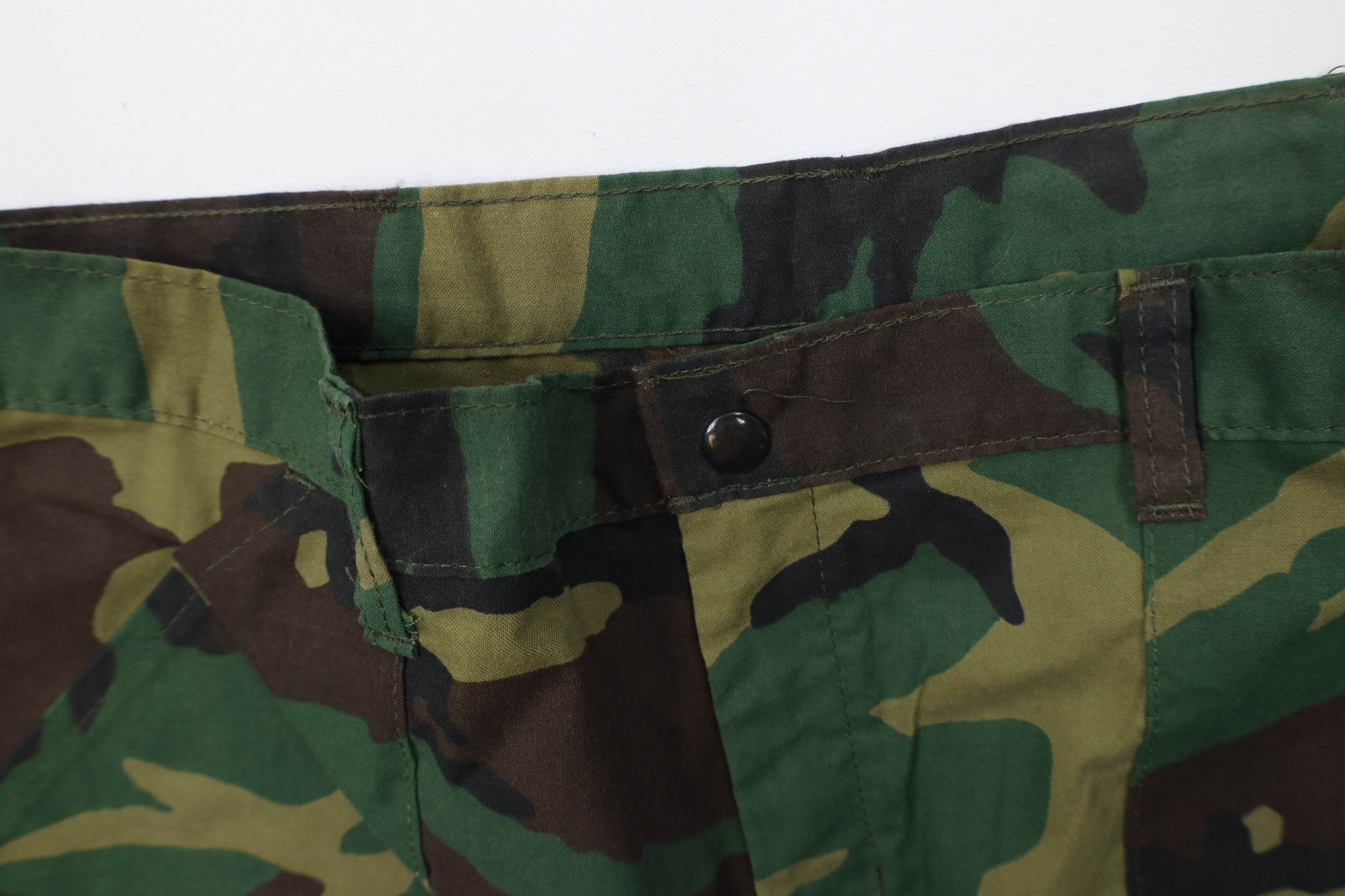 Walls Vintage 80s Walls Faded Camouflage Wide Leg Utility Pants Size US 36 / EU 52 - 8 Thumbnail