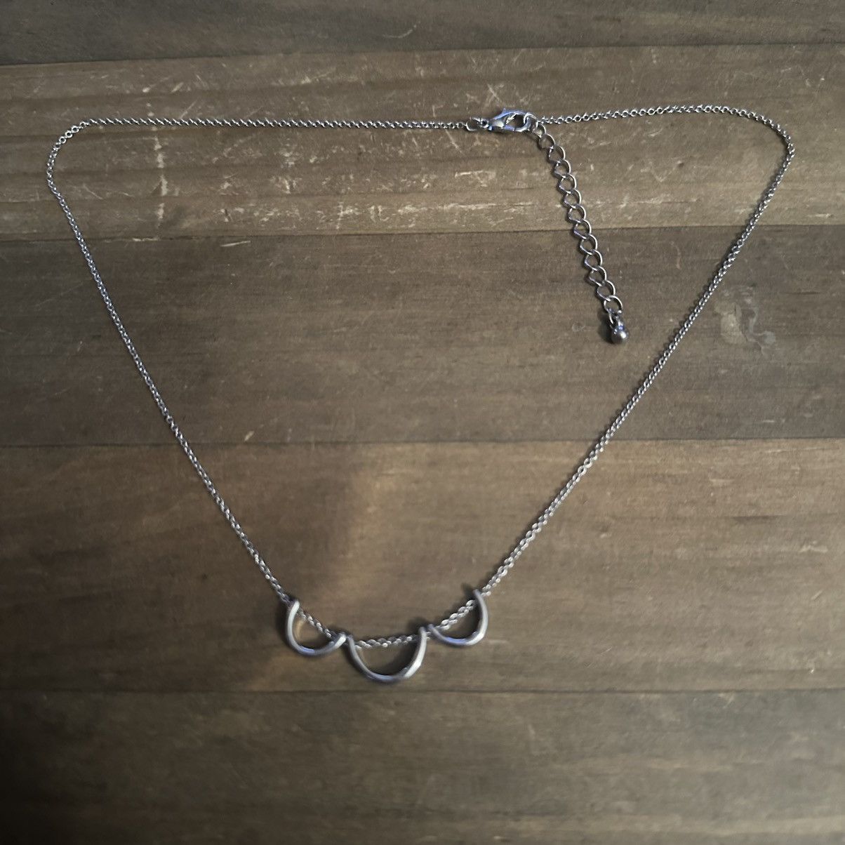 Other Silver tone triple curved pendant necklace Size ONE SIZE - 2 Thumbnail