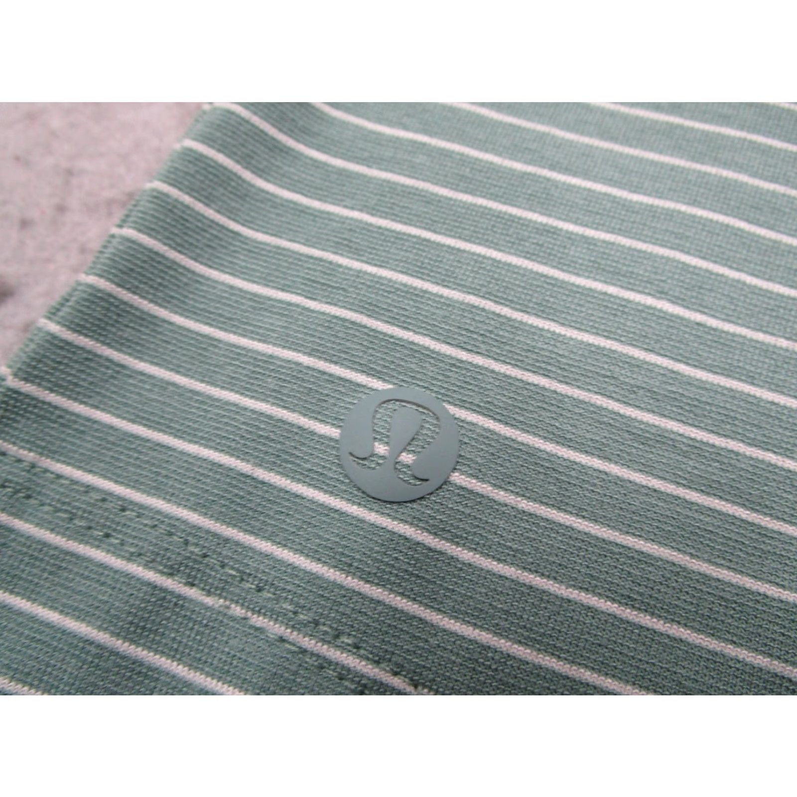 Lululemon Lululemon Polo Shirt Mens Large Green White Stripe Athletic Golf Performance Shirt Size US L / EU 52-54 / 3 - 3 Thumbnail