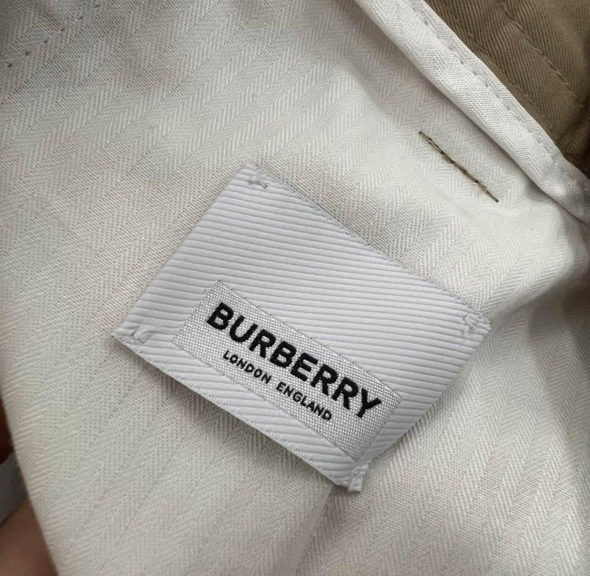 Burberry Burberry Khaki Trousers J41 Size 30" / US 8 / IT 44 - 4 Thumbnail