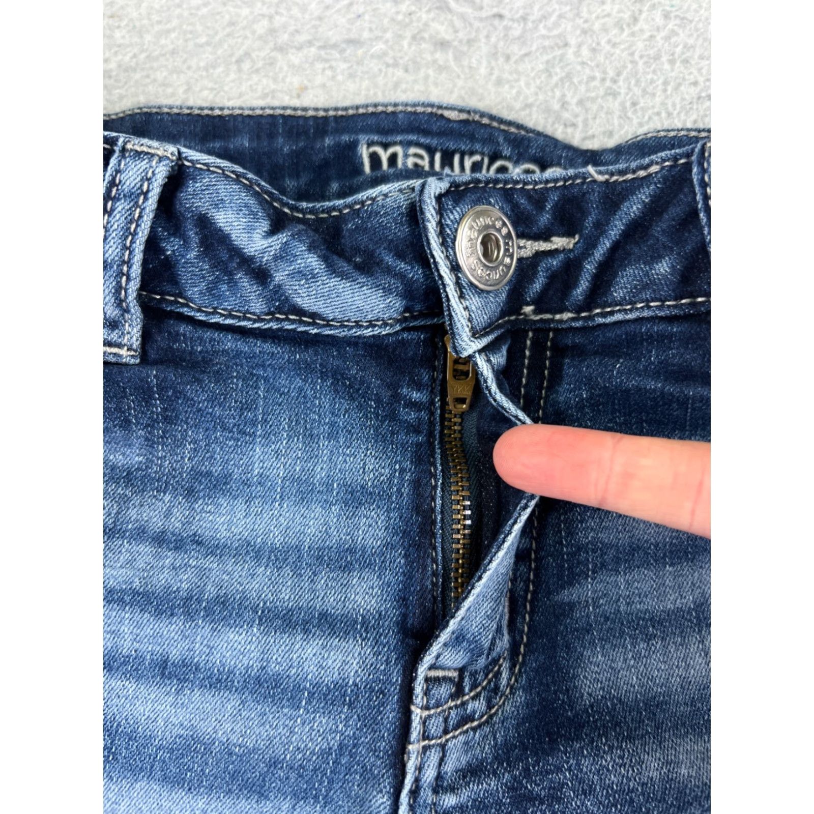 Vintage Maurices Jeans Womens Capri Crop Low Rise 3 25x21 Blue Denim Cotton Blend 5-Pocket Design Size 26" / US 2 / IT 38 - 5 Thumbnail