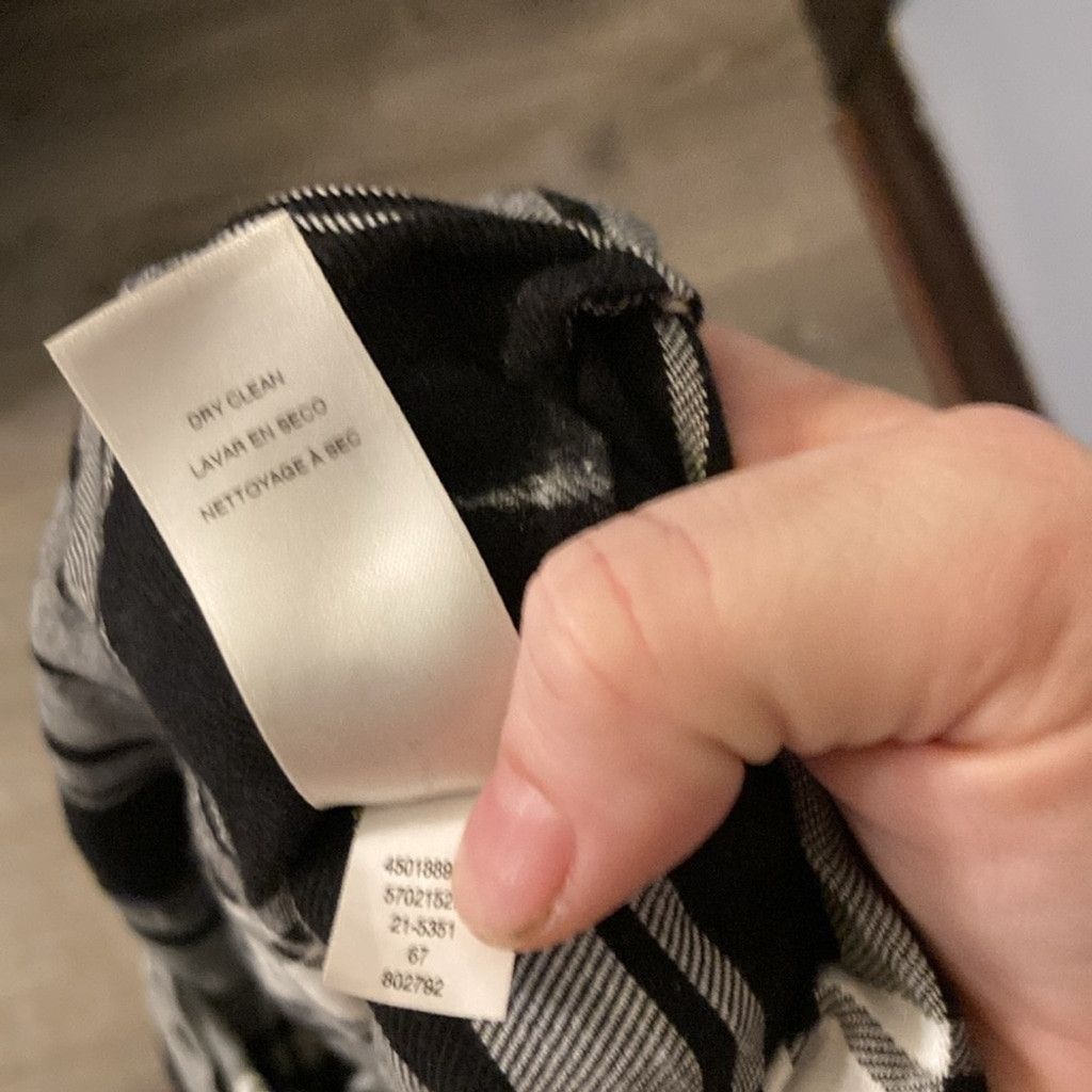 White House Black Market White House black market black and white checkered top sz 6P Size M / US 6-8 / IT 42-44 - 5 Thumbnail