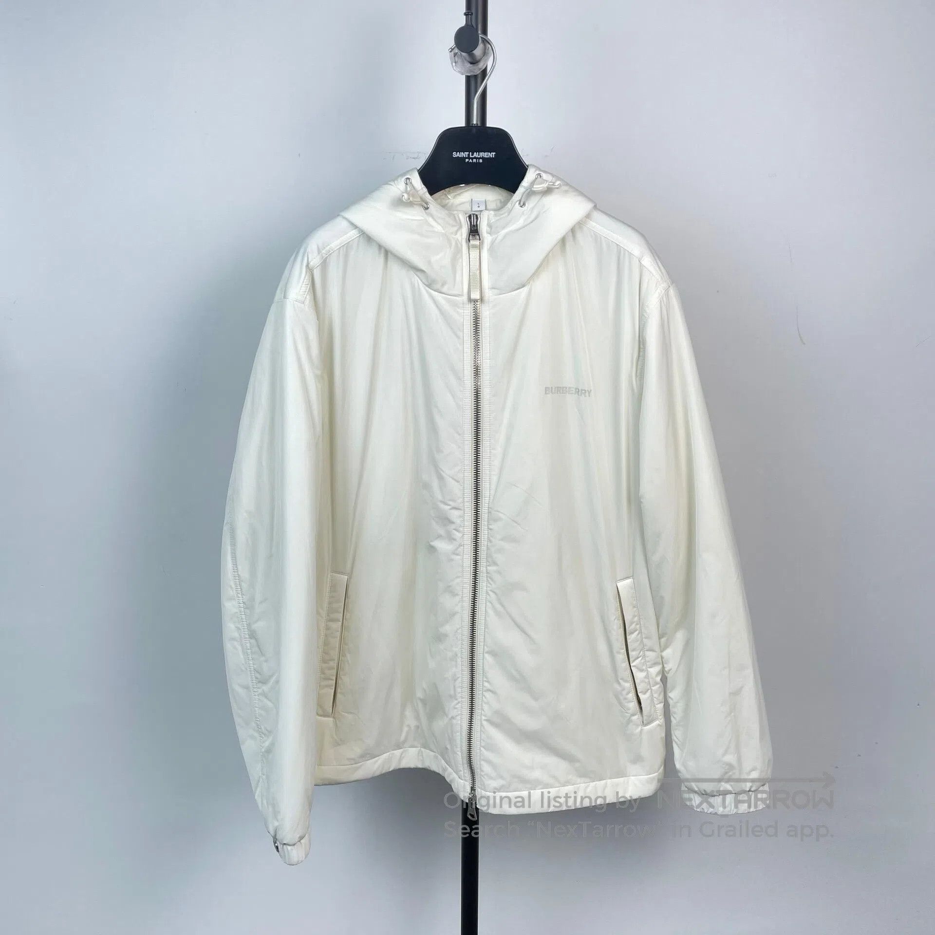 Burberry Burberry Warm White Back Big Letter Logo Zipper Nylon Cott Size US L / EU 52-54 / 3 - 1 Thumbnail