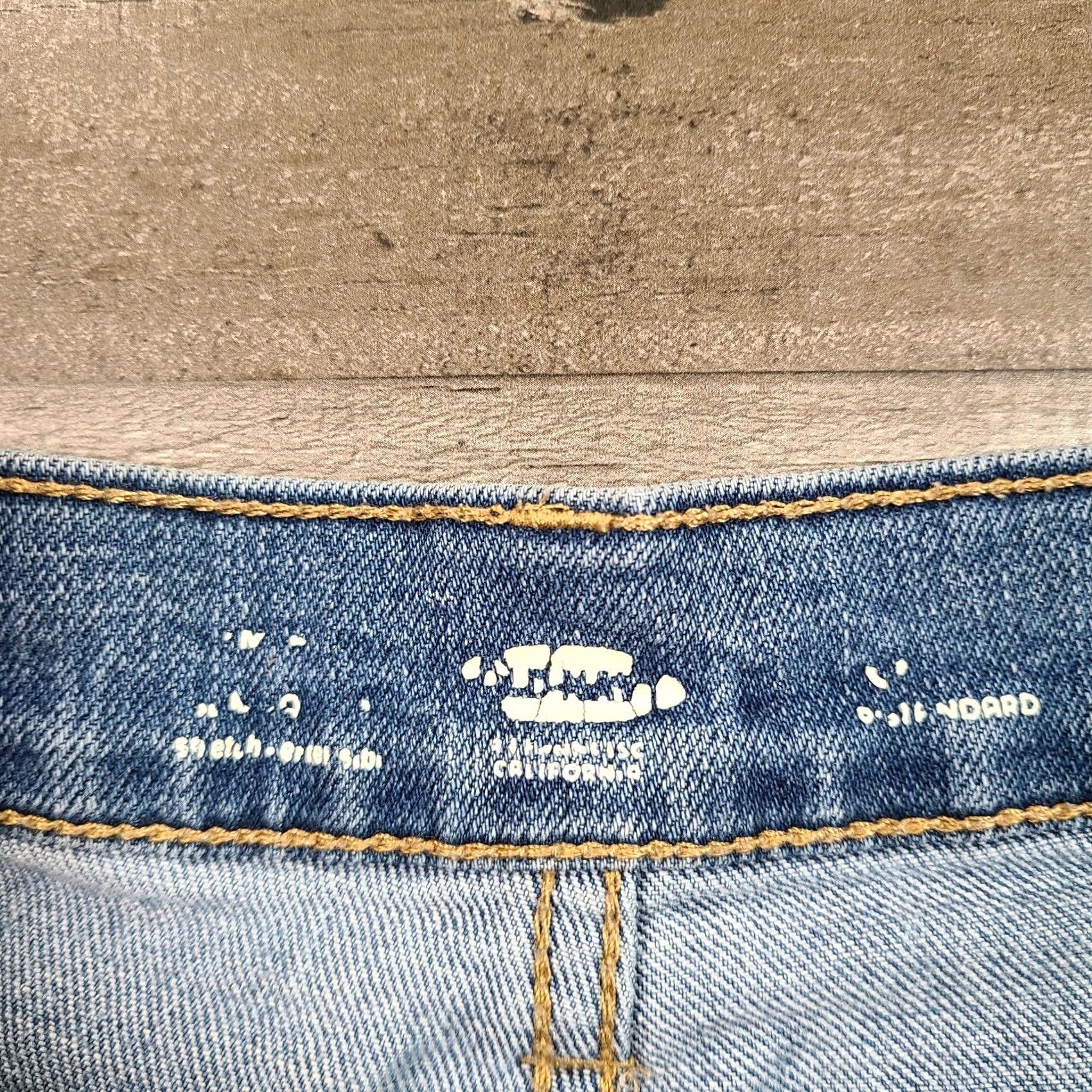 Old Navy Old Navy Shorts Shorts Womens 0 Blue Cut-Off Low Rise Stretch Distress Stone Wash Denim Size 27" / US 4 / IT 40 - 3 Thumbnail