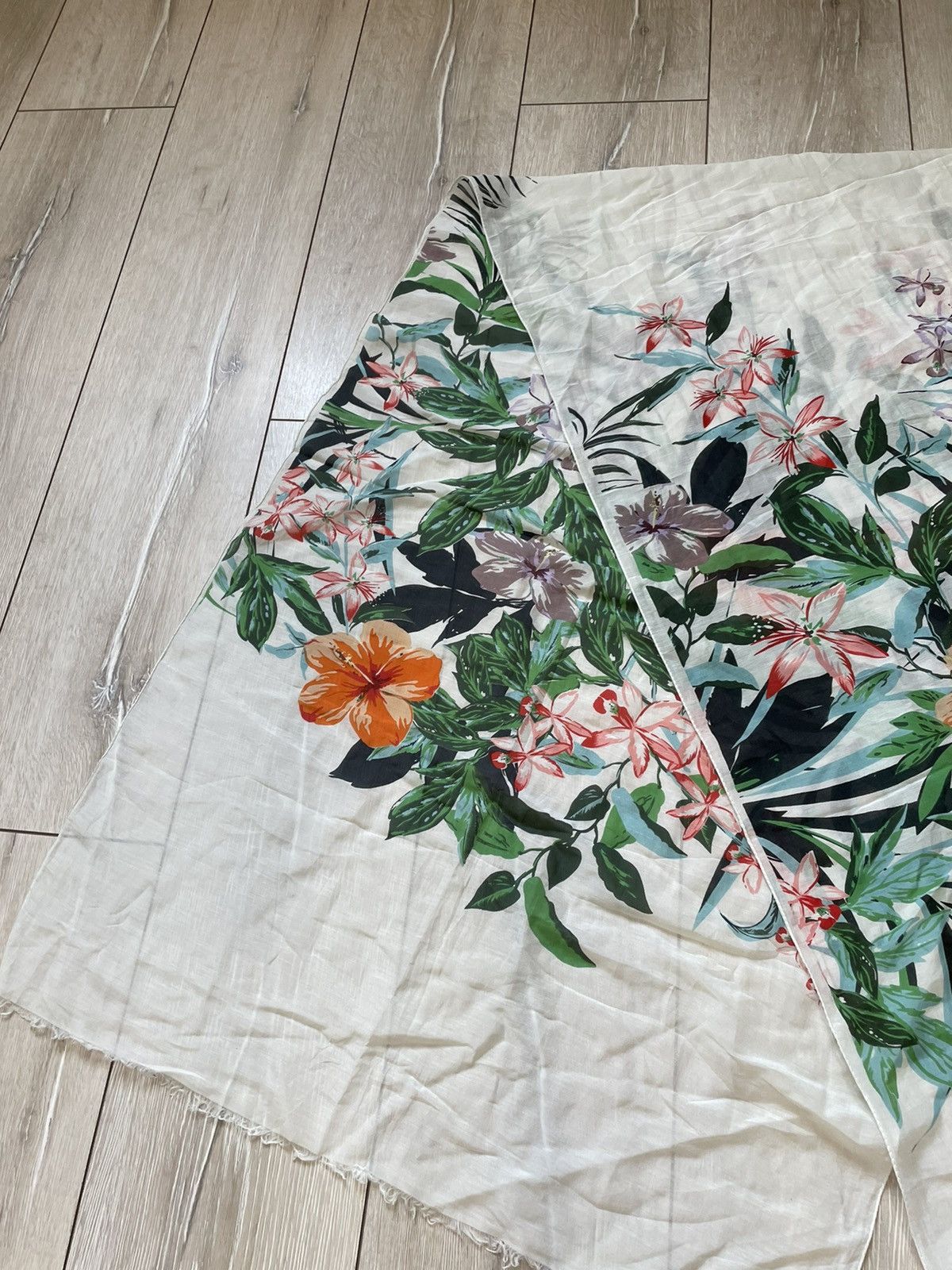 Max Mara MAX MARA, Floral Printed SILK Scarf Size ONE SIZE - 3 Thumbnail