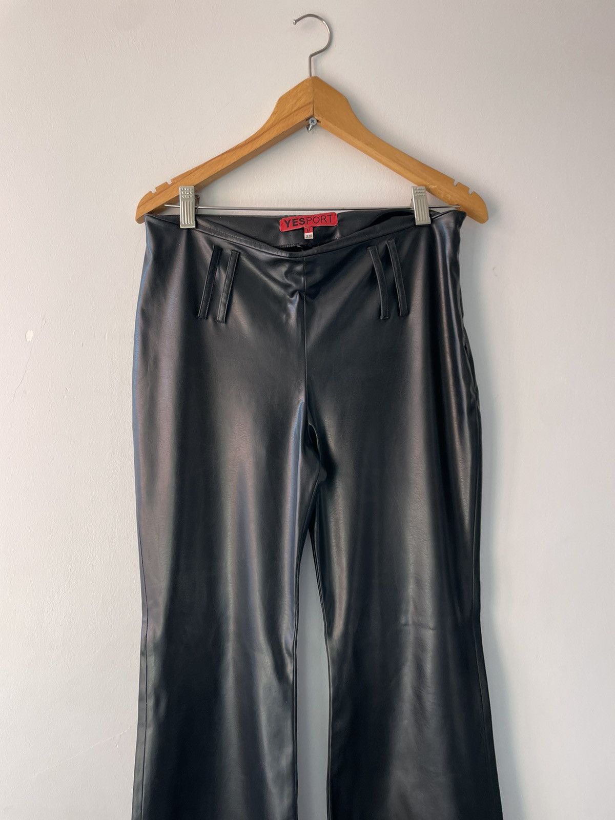 Vintage Vintage vegan leather trousers Size 26" / US 2 / IT 38 - 11 Thumbnail
