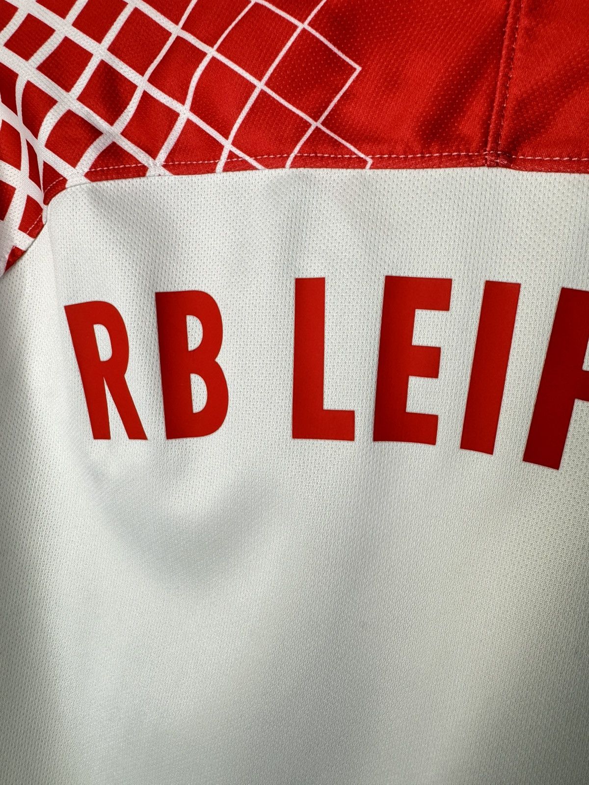 Nike Red Bull Leipzig 2017 2018 Home Shirt Soccer Jersey Nike Size US M / EU 48-50 / 2 - 8 Thumbnail