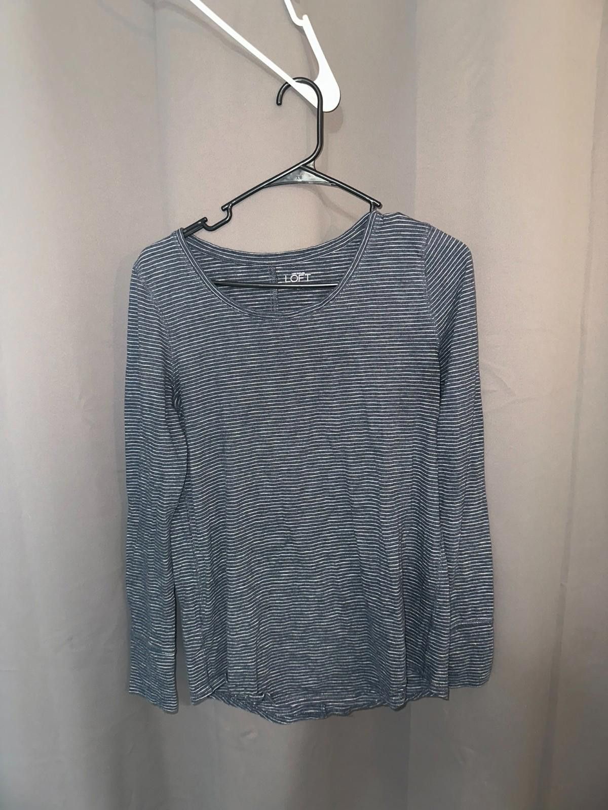Designer LOFT women’s long-sleeve striped shirt in size Medium Size M / US 6-8 / IT 42-44 - 1 Thumbnail