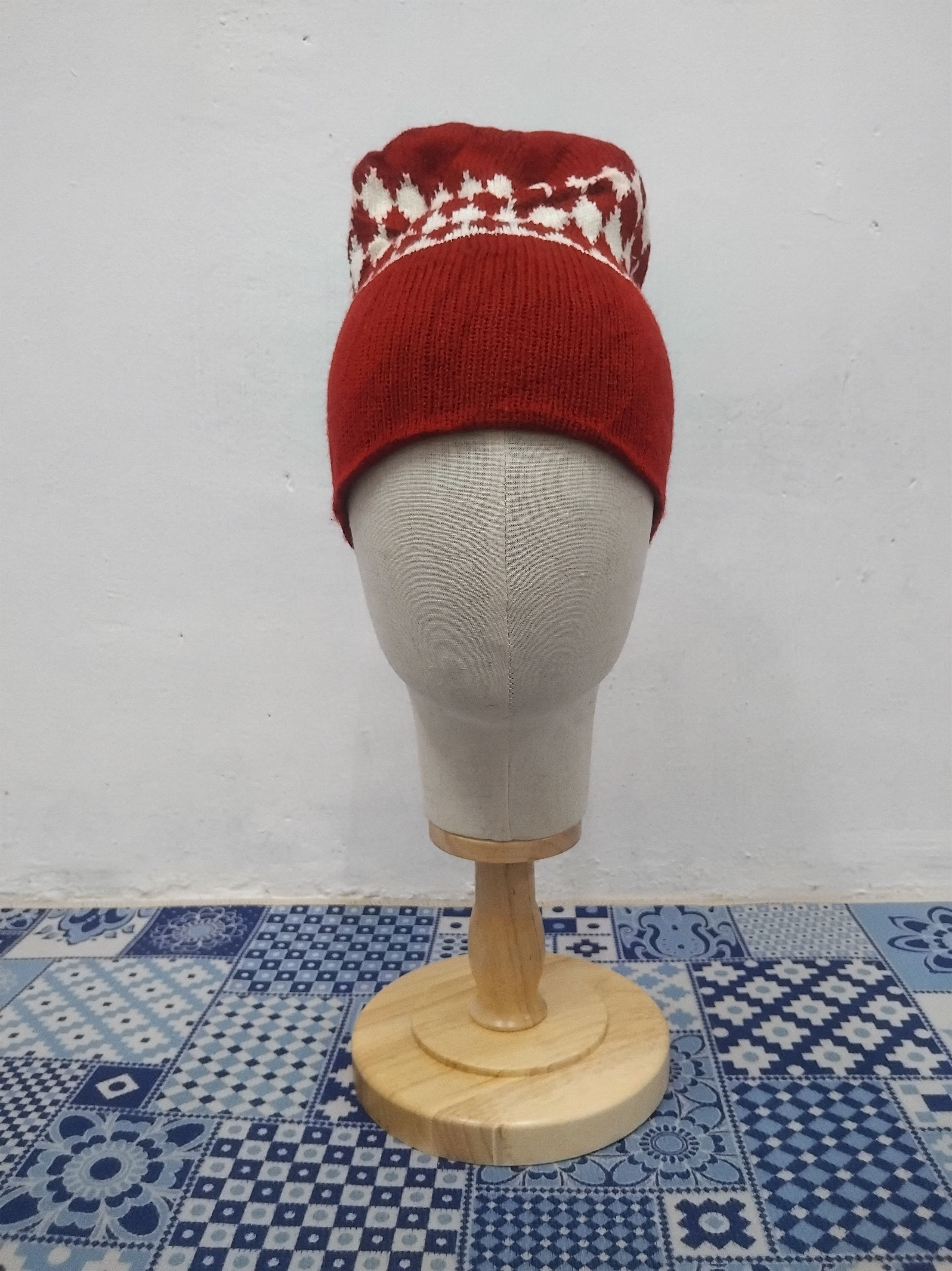 Japanese Brand 💥Unbranded red colour beanie Size ONE SIZE - 1 Thumbnail