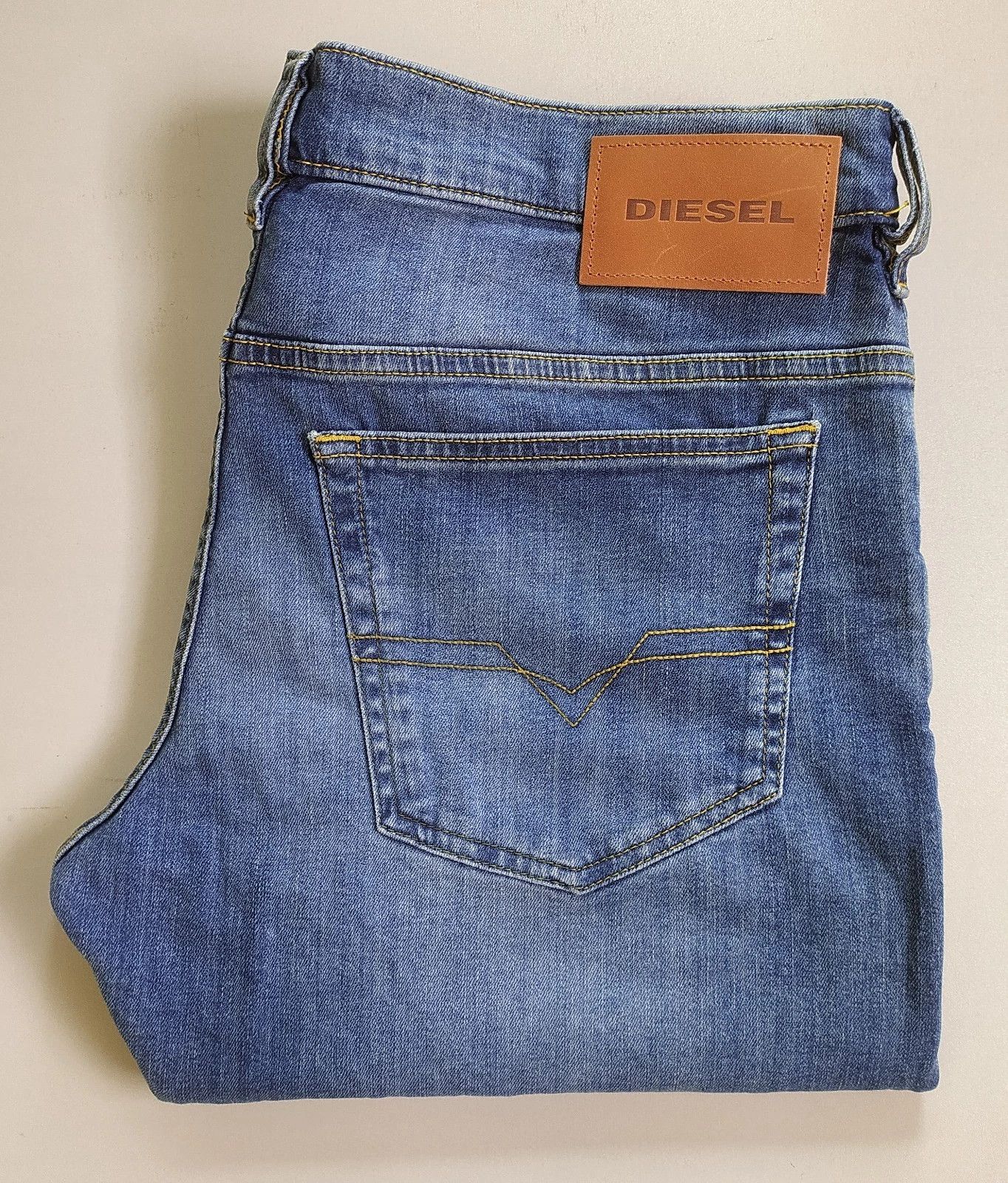 Diesel Diesel D-YENNOX L.34 MENS JEANS T/9882 Size US 33 - 1 Thumbnail