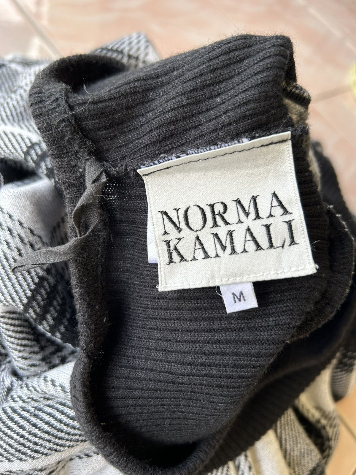 Norma Kamali Black And White Checkered Skirt Size 22" - 7 Thumbnail