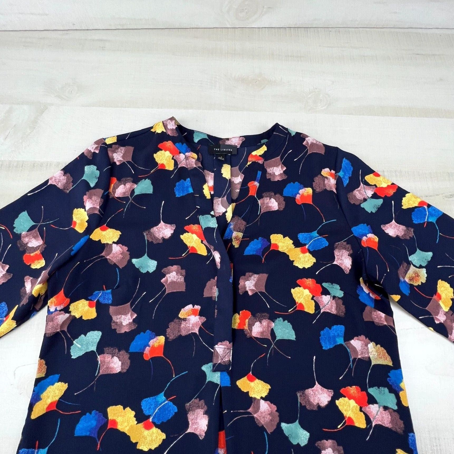Vintage The Limited Womens Small Long Sleeve Blue Floral V Neck Blouse Shirt Size S / US 4 / IT 40 - 2 Thumbnail
